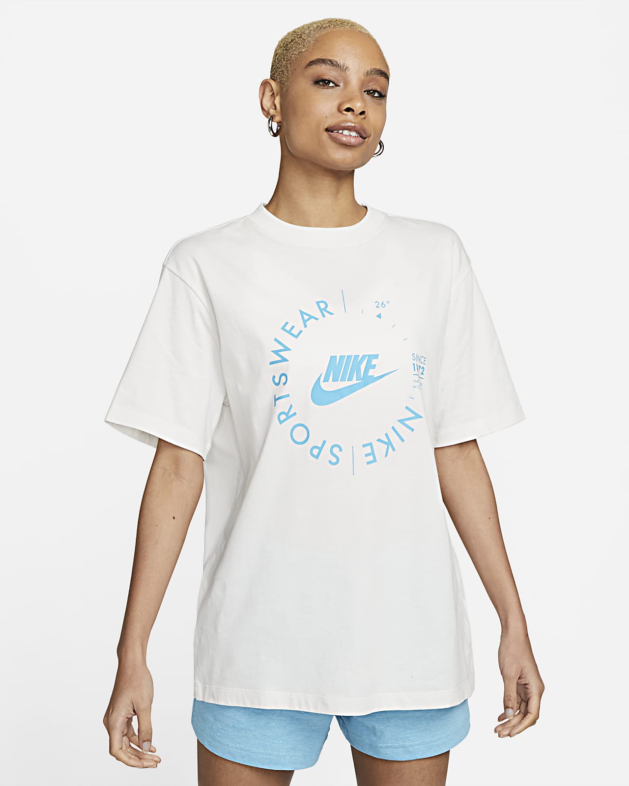 blad Bevise skitse Nike Sportswear Sports Utility-T-shirt til kvinder. Nike DK