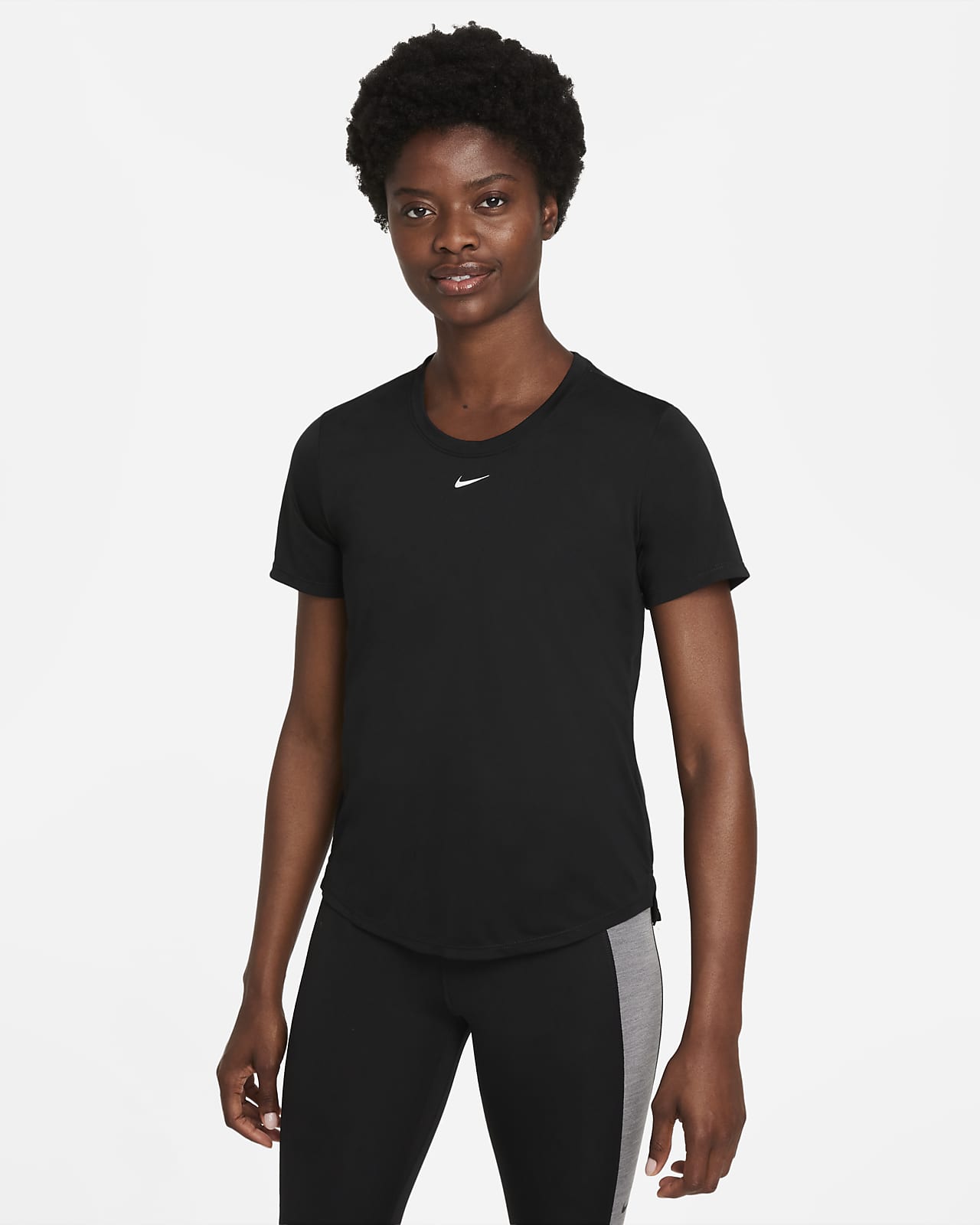 Nike Dri-FIT One Damestop met standaardpasvorm en korte mouwen