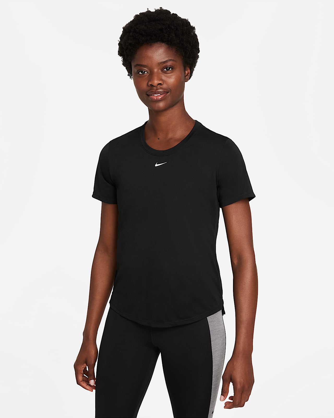 Playera de manga corta y ajuste est ndar para mujer Nike Dri FIT