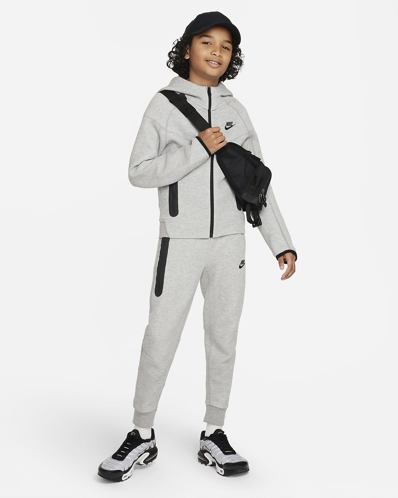 Nike tracksuit 2024 junior grey