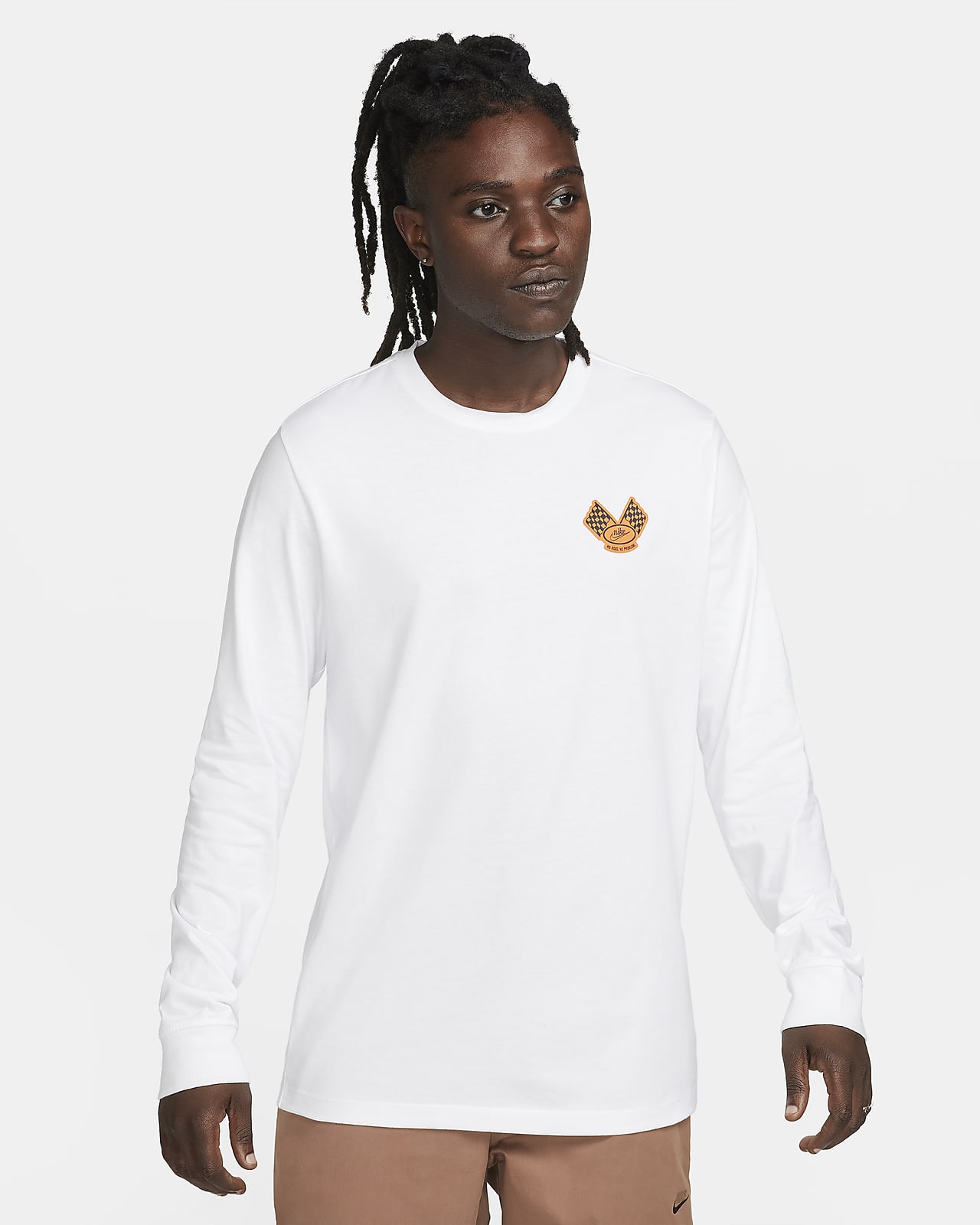 Nike Sportswear Long Sleeve T Shirt. Nike HU