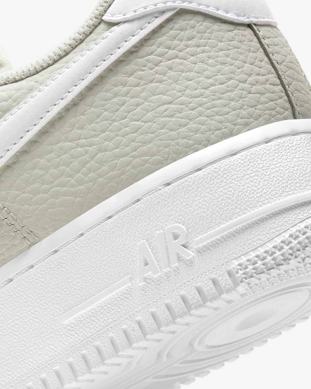 nike air force 1 07 mens shoe
