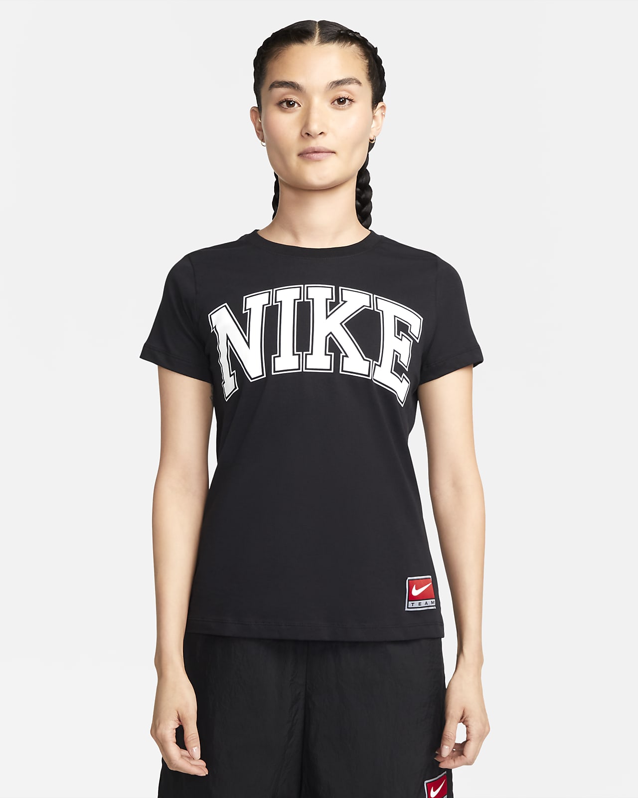Nike Sportswear 女款 T 恤