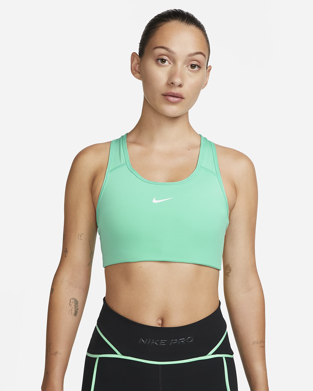 Nike Swoosh Sujetador deportivo de sujeción media con almohadilla una sola pieza - Mujer. Nike ES