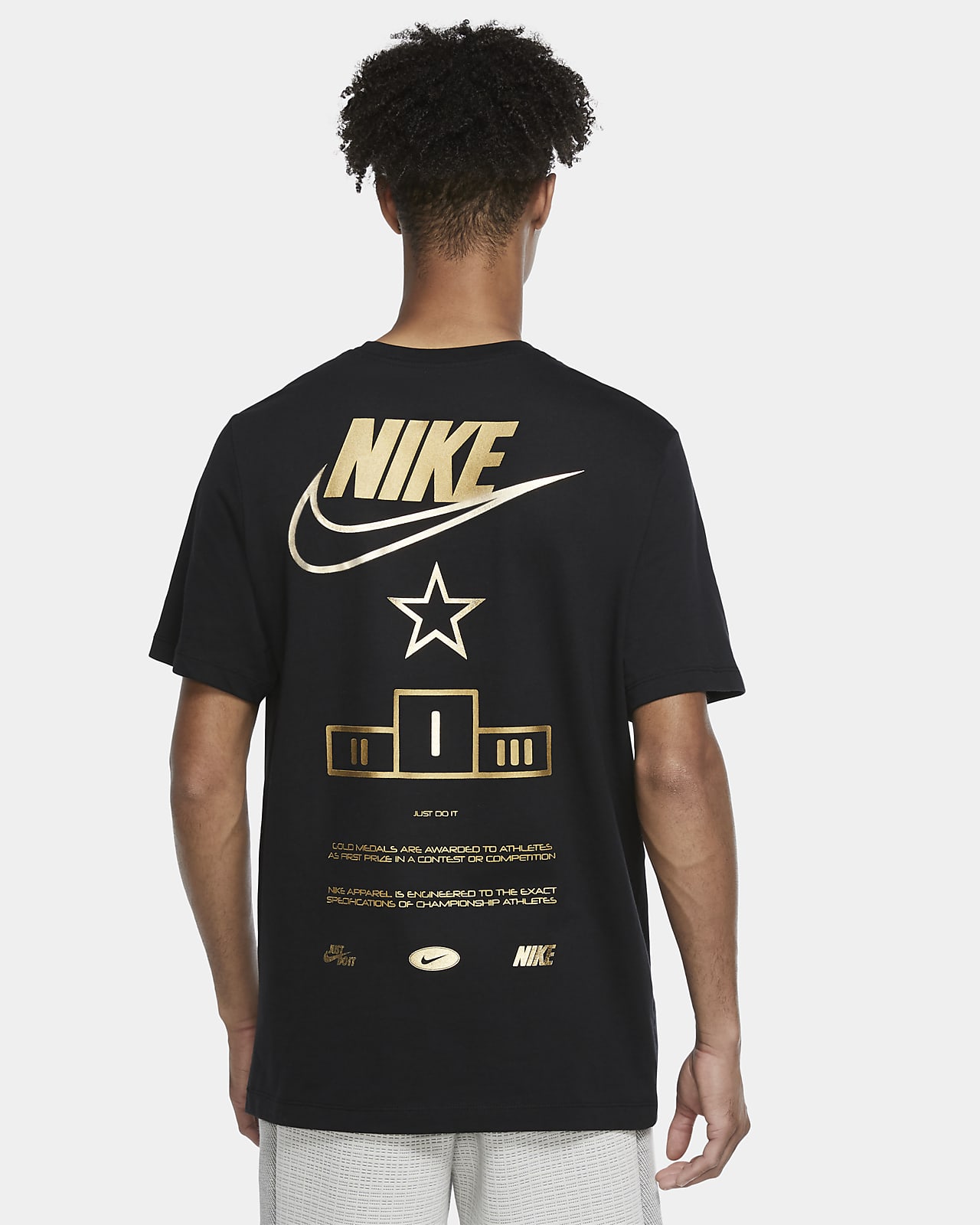 autómata halcón Recomendación Nike Sportswear Men's Metallic T-Shirt. Nike.com