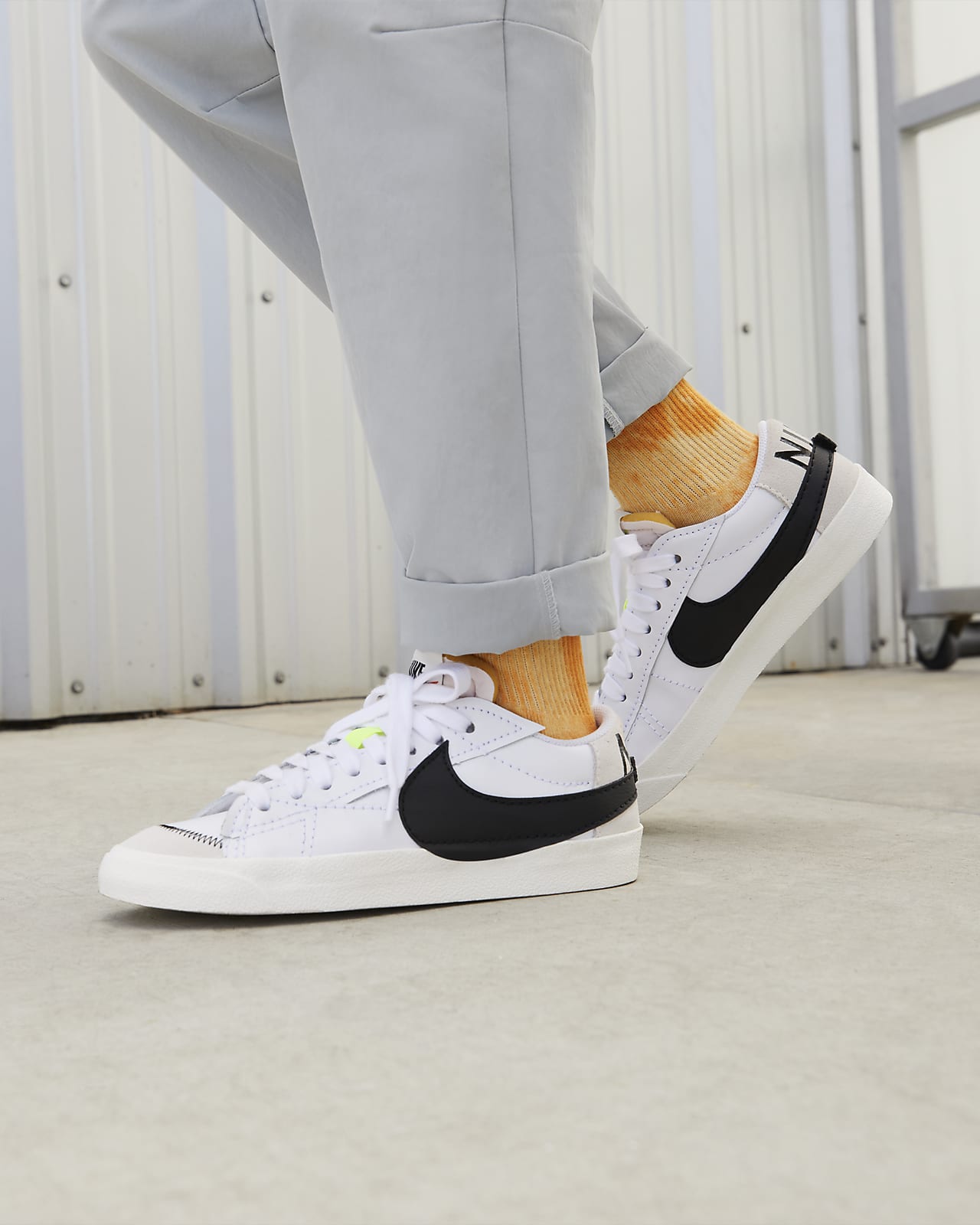 Nike | Men Blazer Low Leather Sneakers White/Green 9.5
