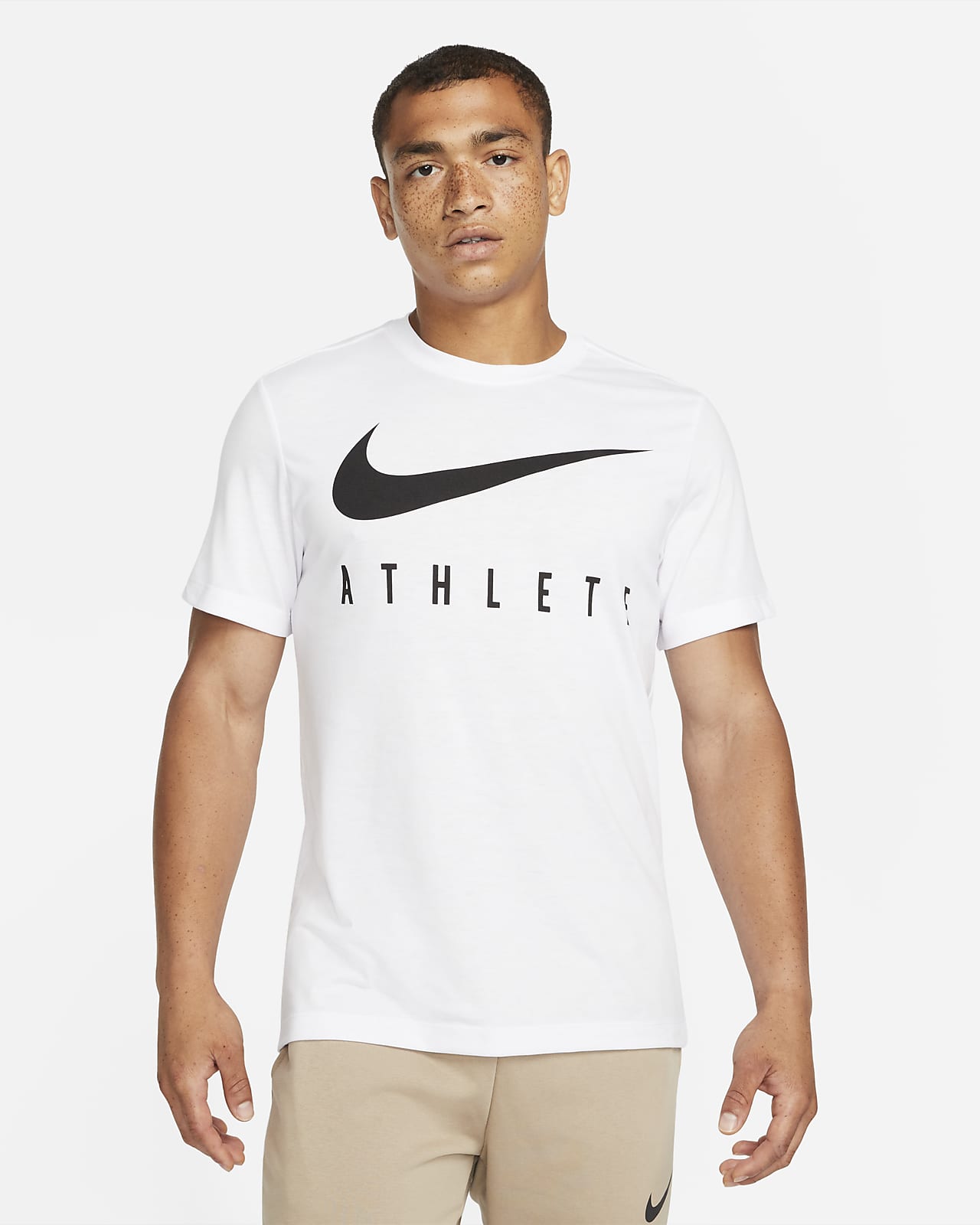 Atento rojo bar Nike Dri-FIT Men's Training T-Shirt. Nike GB