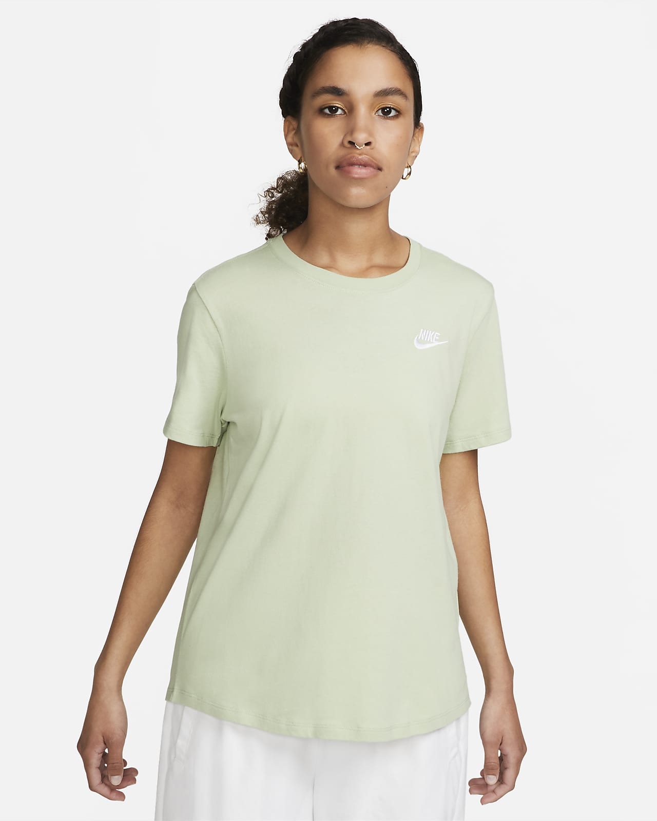 Verde Transformador letal Nike Sportswear Club Essentials Women's T-Shirt. Nike.com