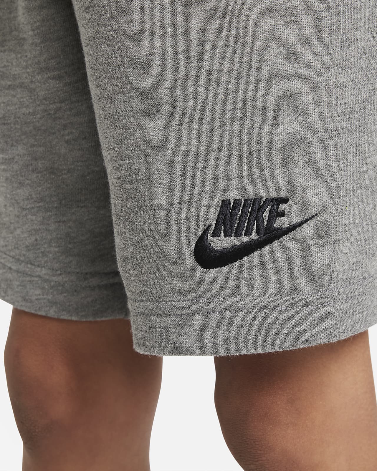 Conjunto de playera y shorts para niños talla pequeña Nike. Nike.com
