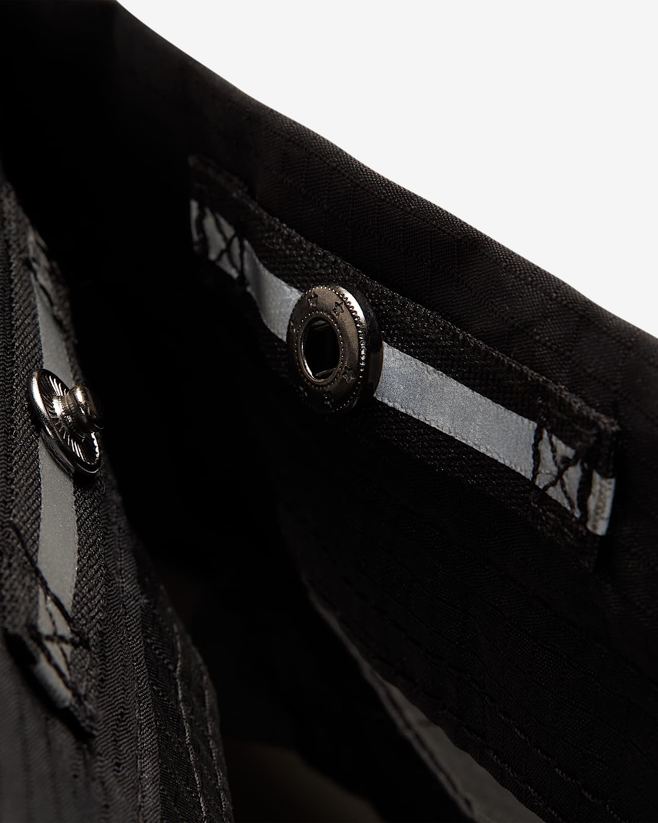 Nike Stash Tote (13L). Nike.com