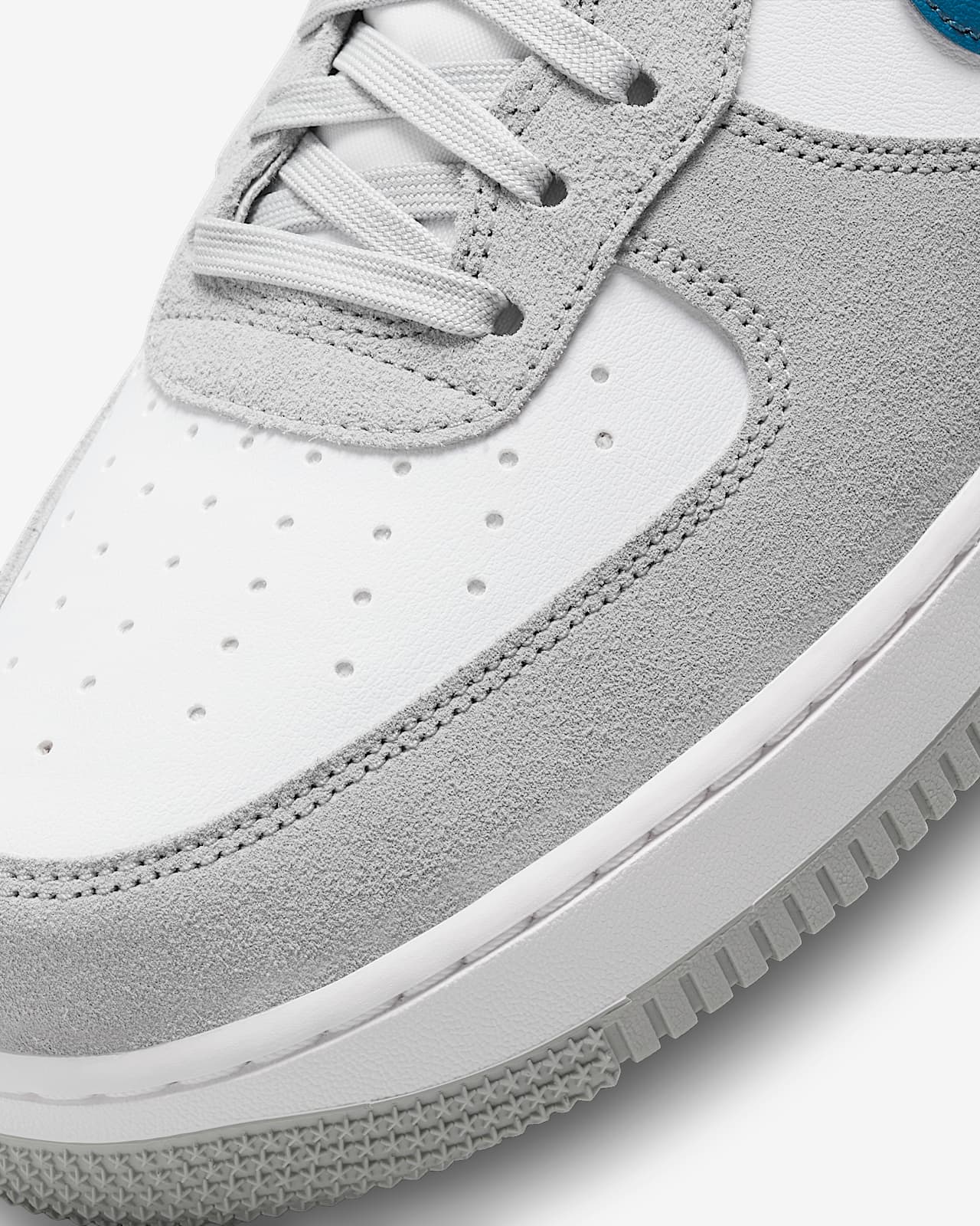 Nike Air Force 1 07 LV8 4 sneakers in white | RunRepeat