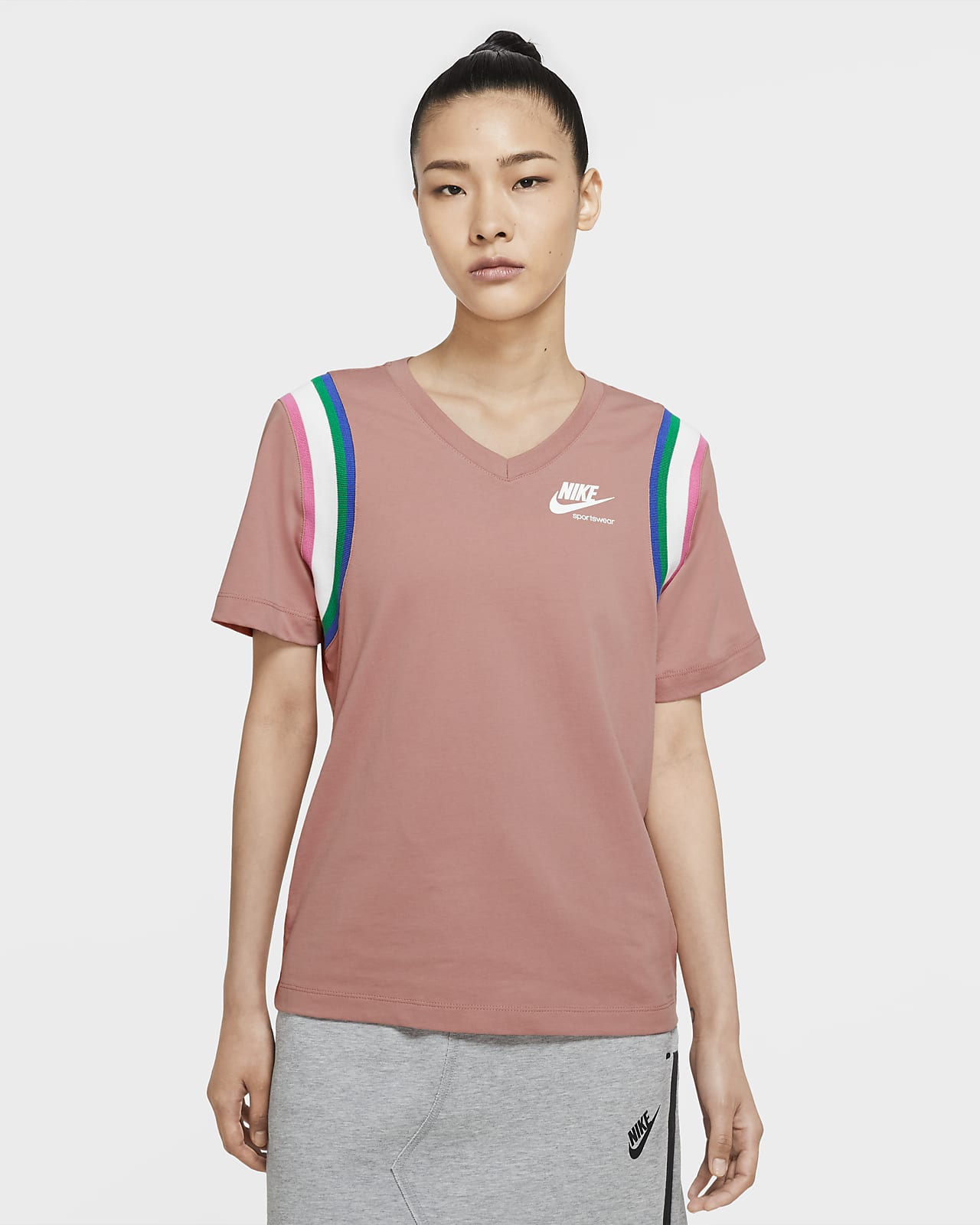 nike sportswear heritage women's