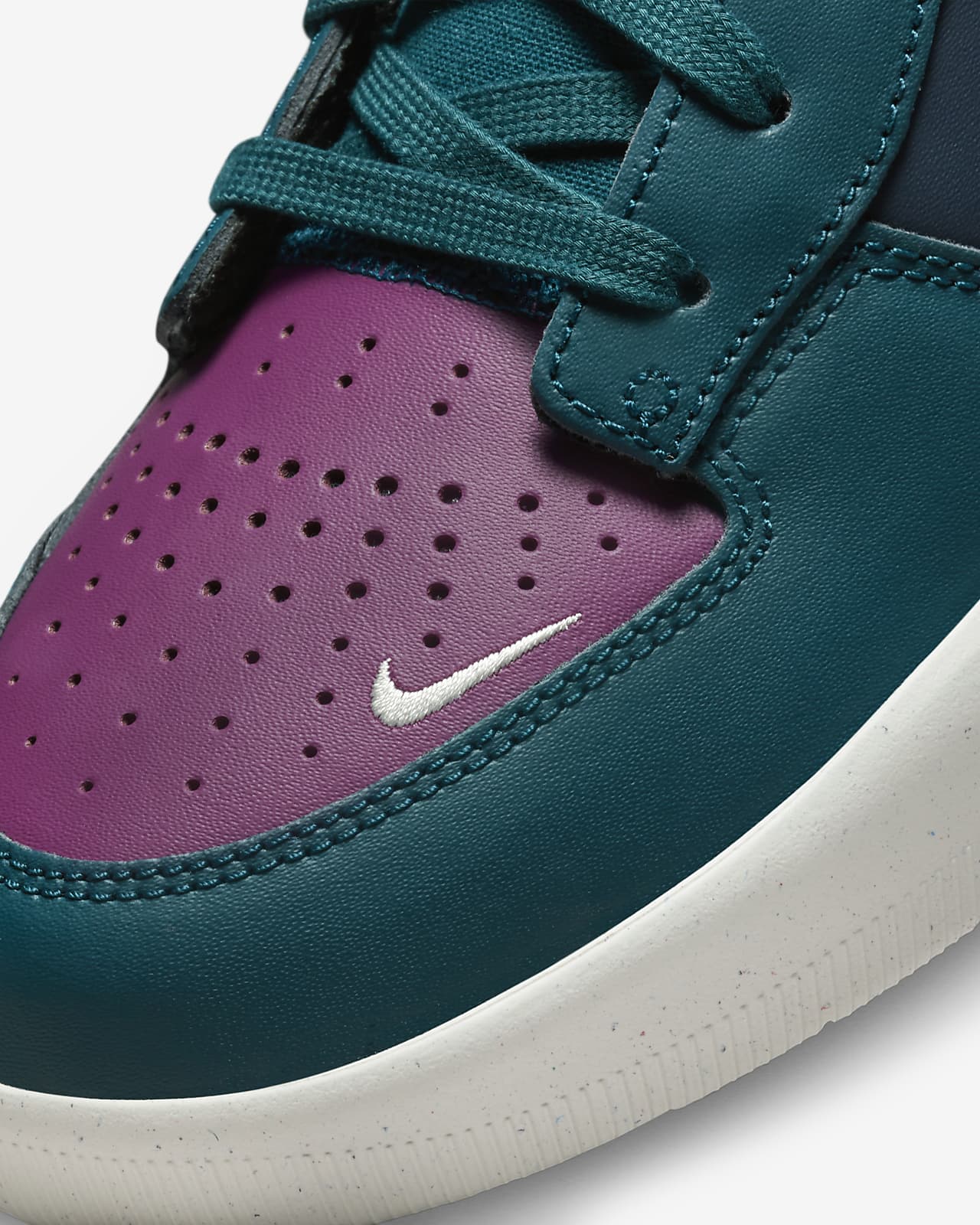 Nike SB Force 58 Premium Skate Shoe. Nike SG