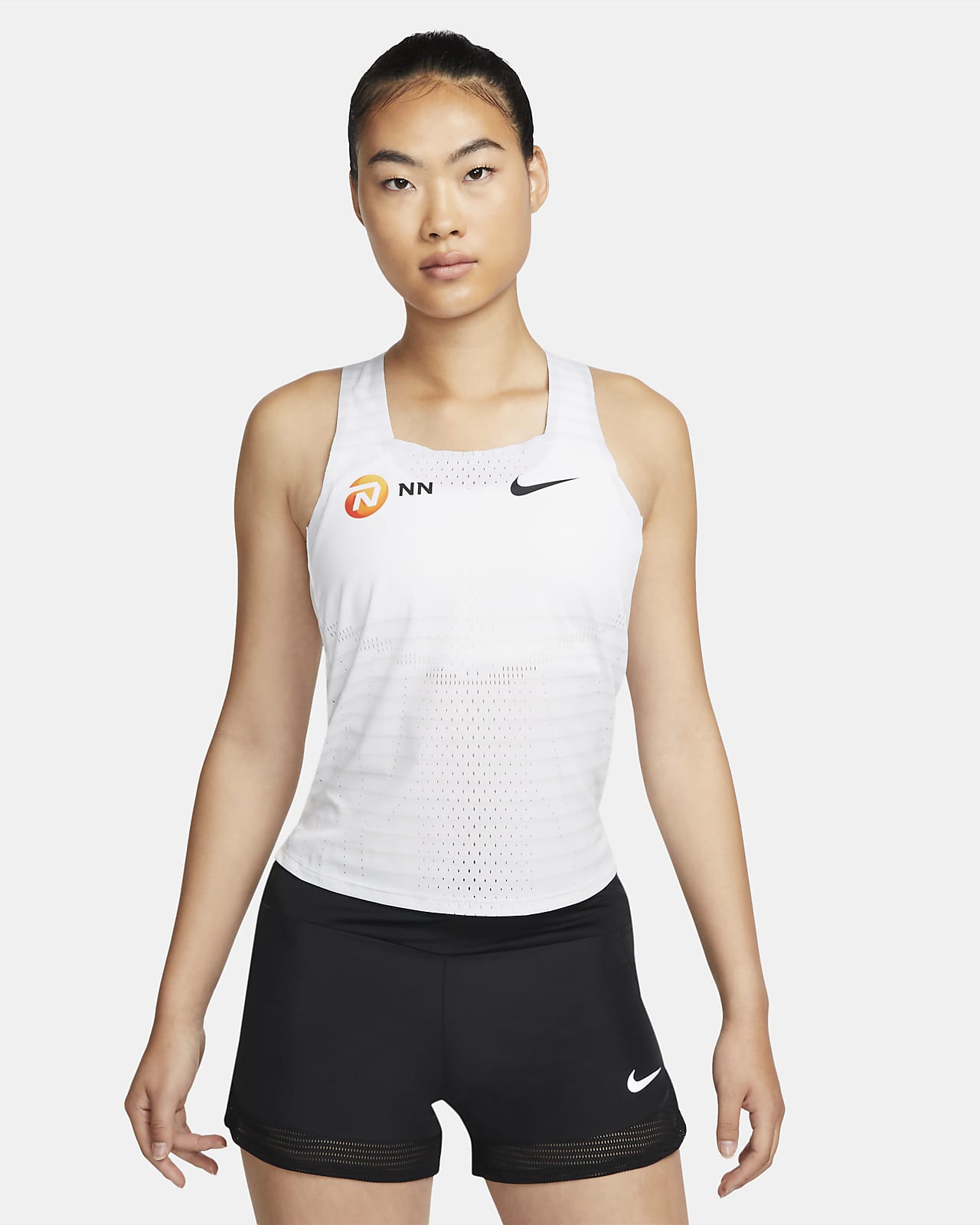 Camiseta sin mangas de running para mujer Nike Dri-FIT ADV AeroSwift NN.