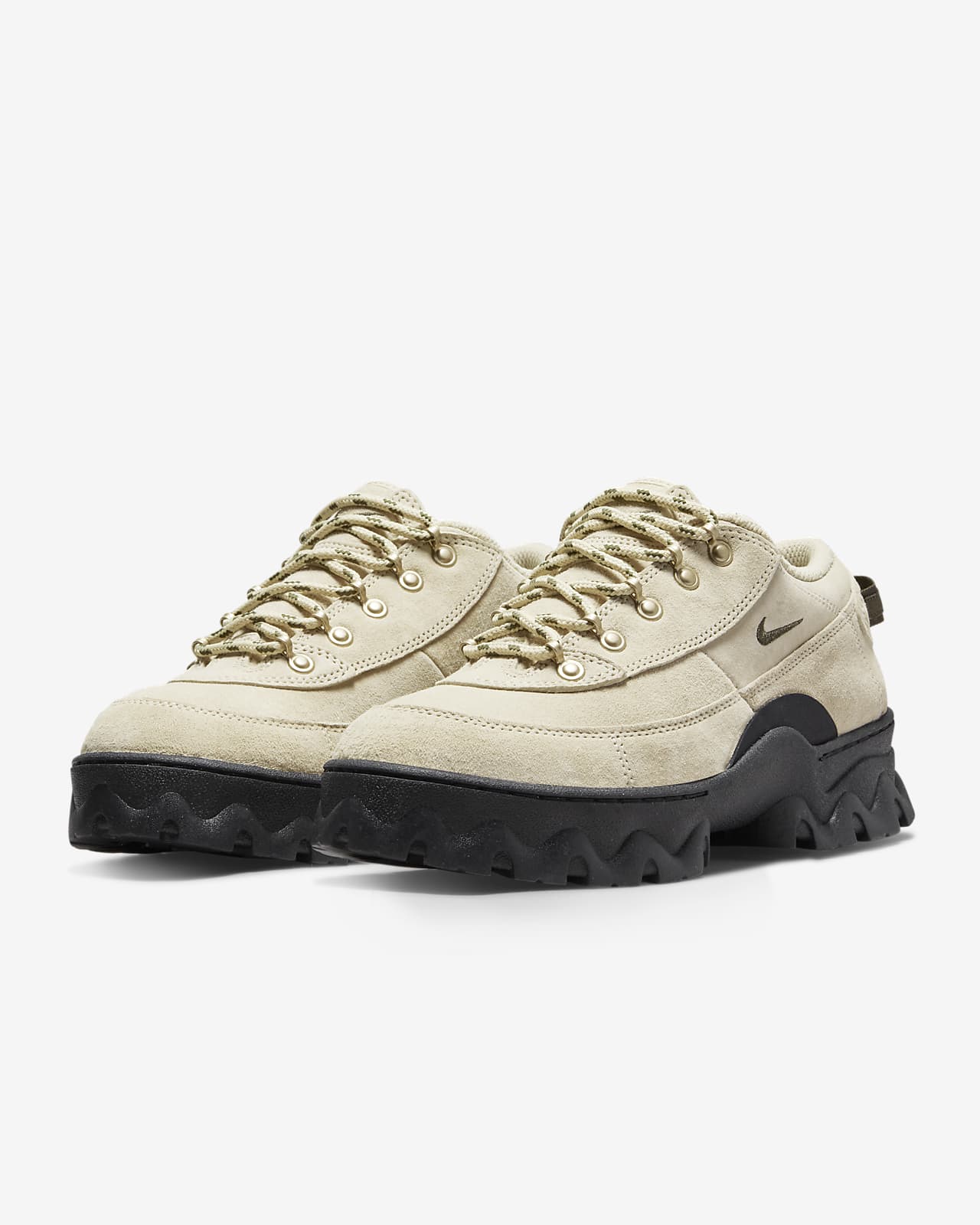 Nike Lahar Low Women's Shoes. Nike IE