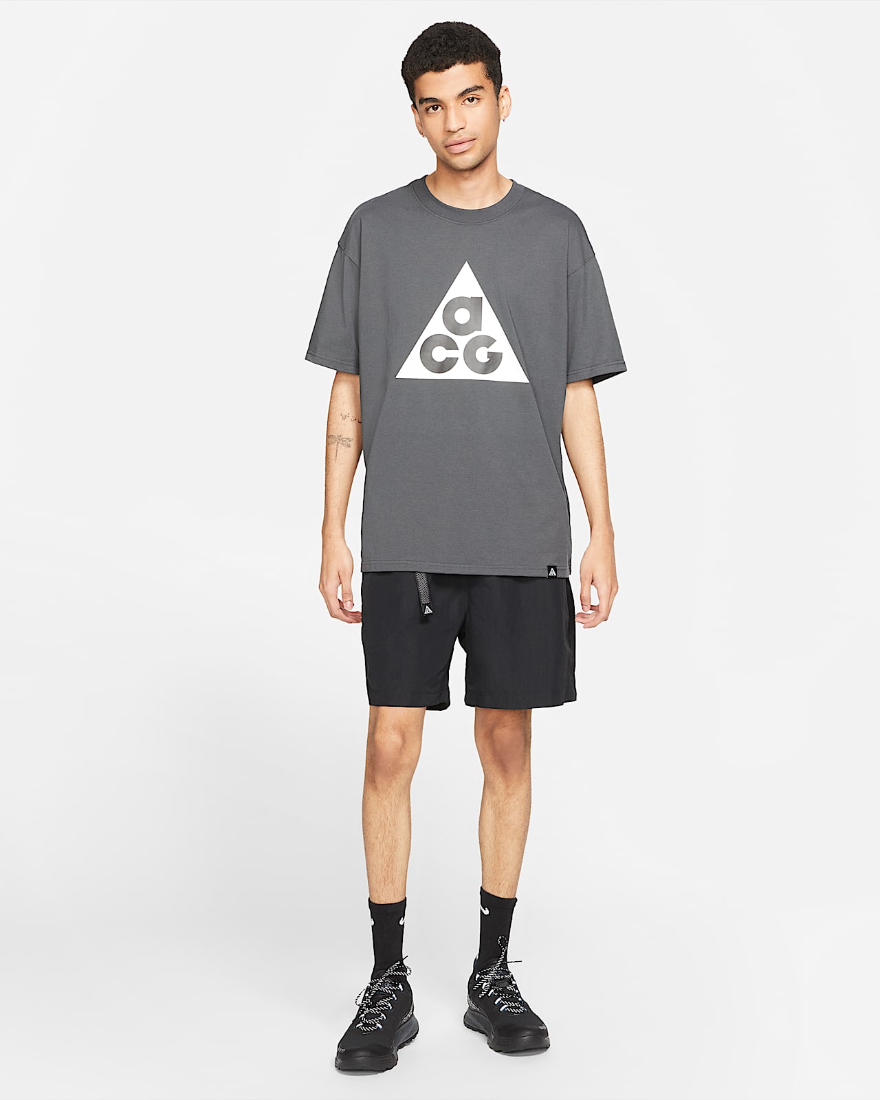 Nike ACG Kurzarm-T-Shirt. Nike LU
