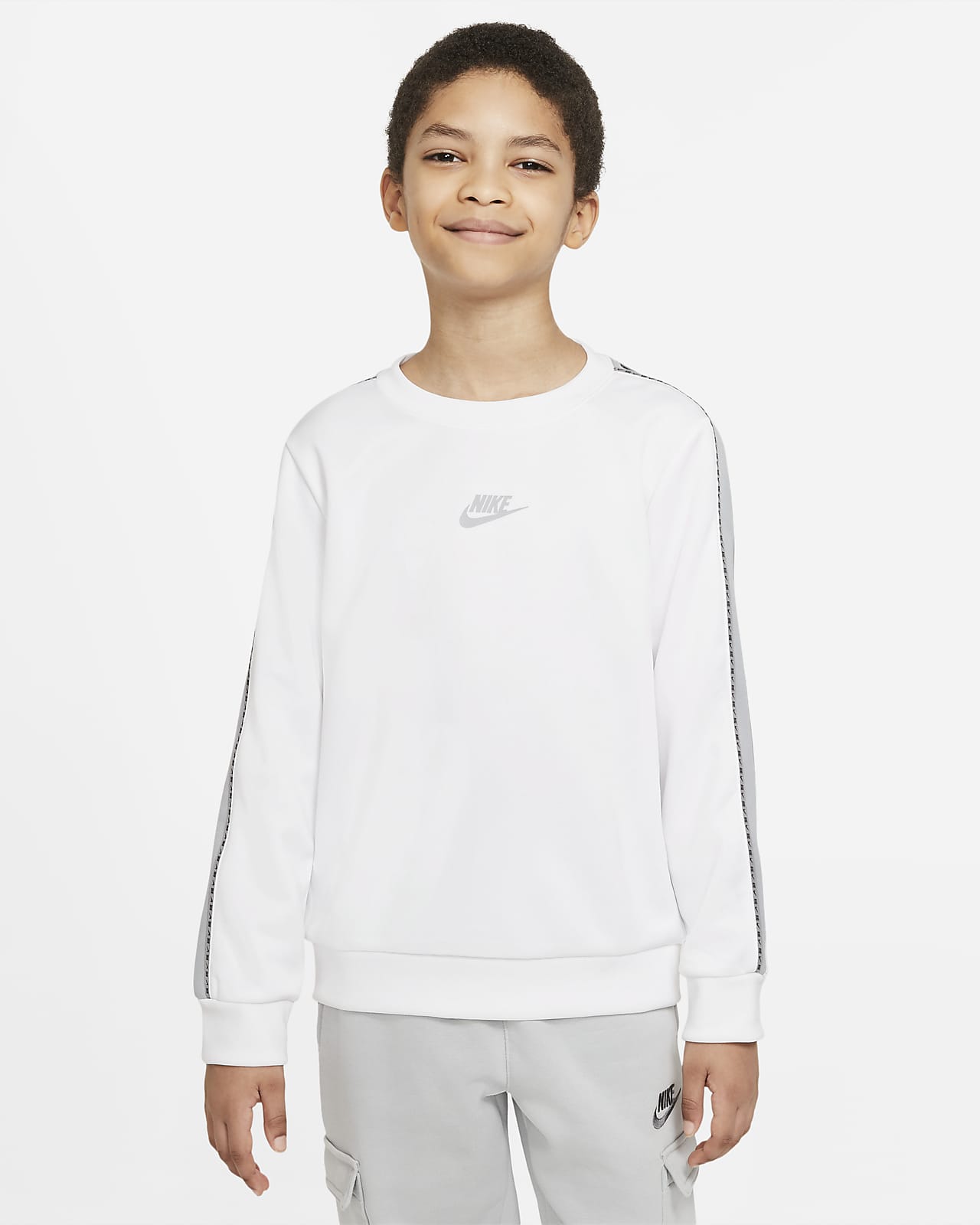 Nike Sportswear Older Kids' (Boys') Crew Sweatshirt. Nike NO