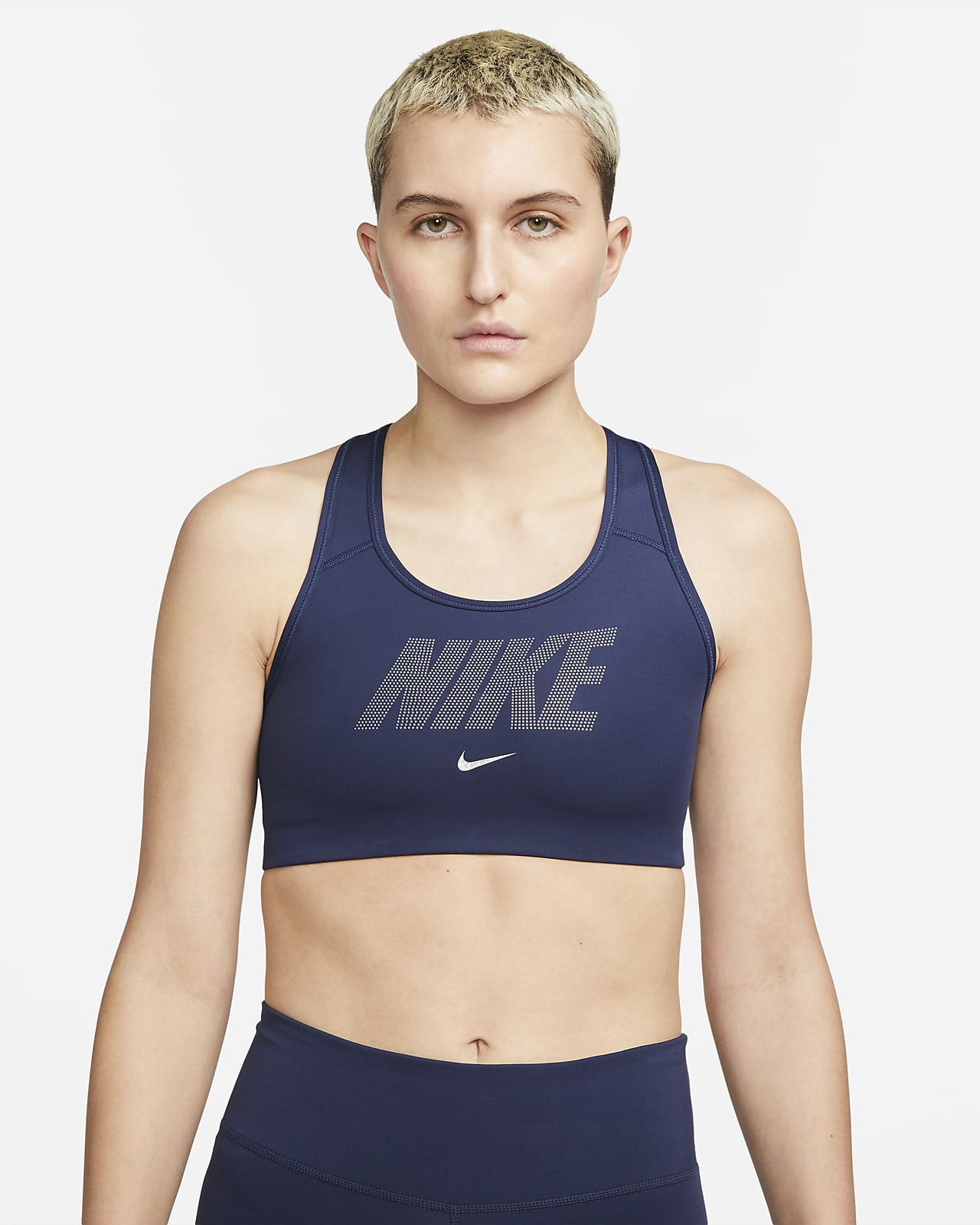 Nike Dri-FIT Swoosh Niet-gewatteerde sport-bh met metallic graphic en  medium ondersteuning. Nike BE