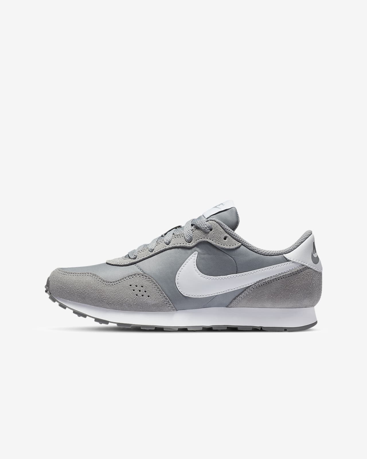 Nike MD Valiant Older Kids' Shoe. Nike CH