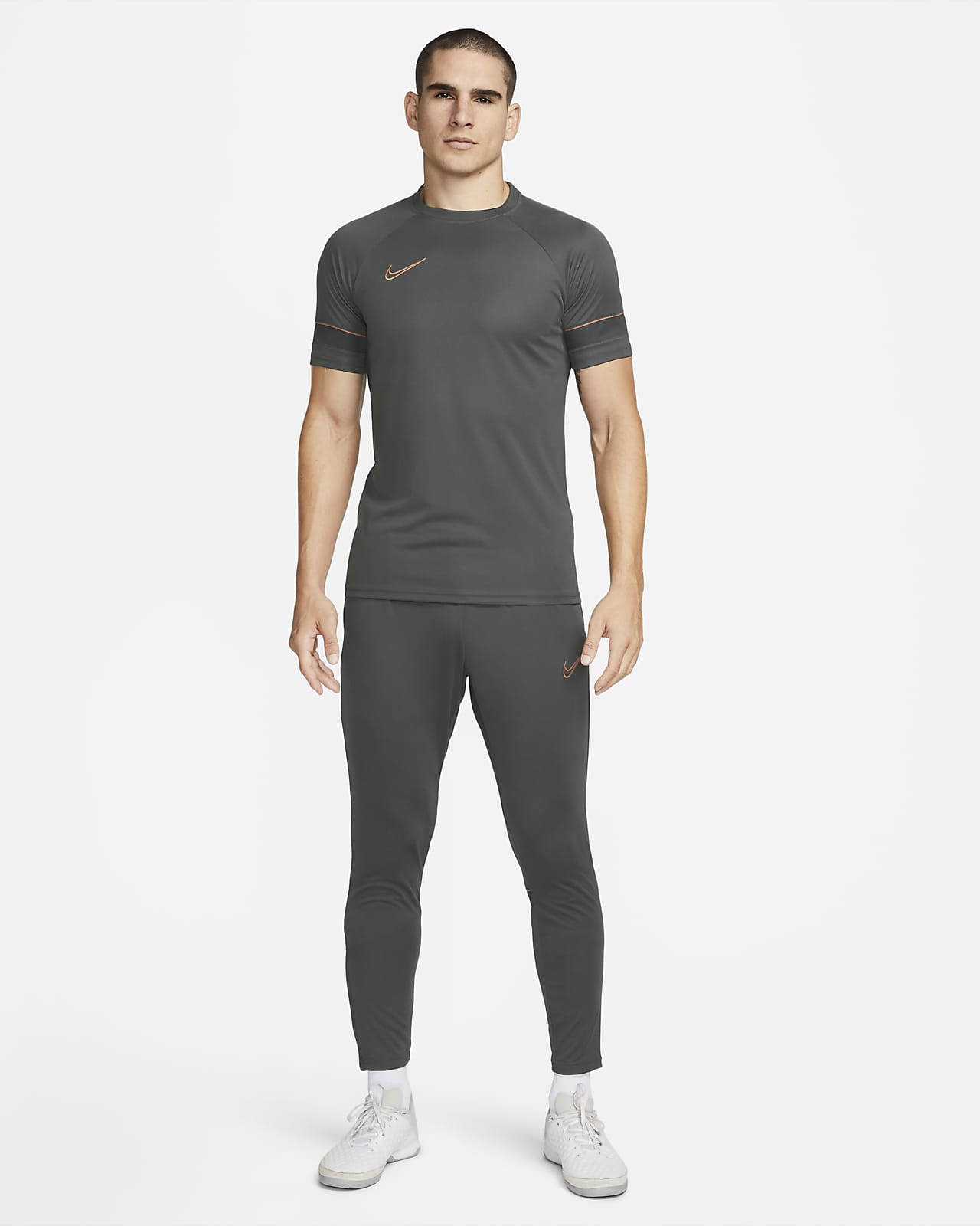 Juguetón Gran Barrera de Coral Costoso Nike Dri-FIT Academy Camiseta de fútbol de manga corta - Hombre. Nike ES