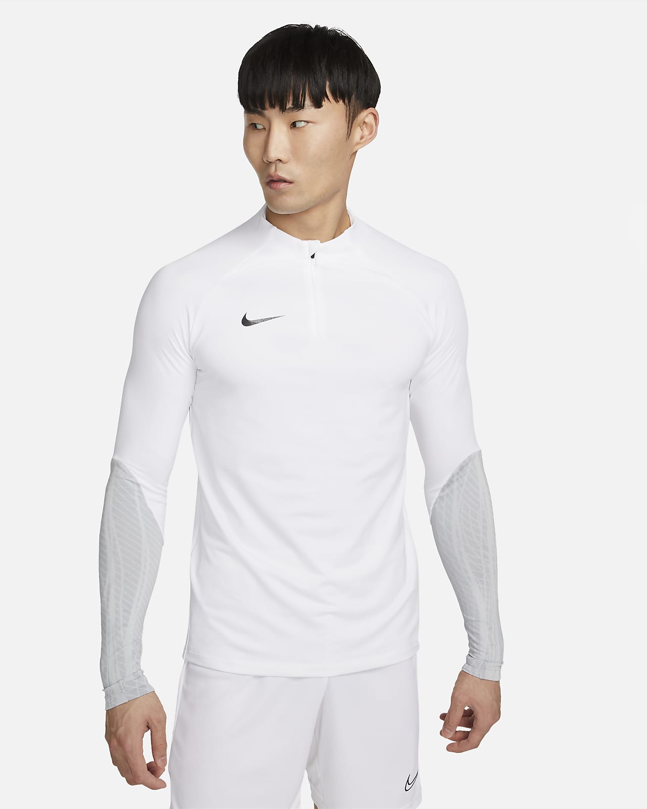 Pila de Ilustrar necesidad Camiseta de entrenamiento de fútbol para hombre Nike Dri-FIT Strike. Nike .com