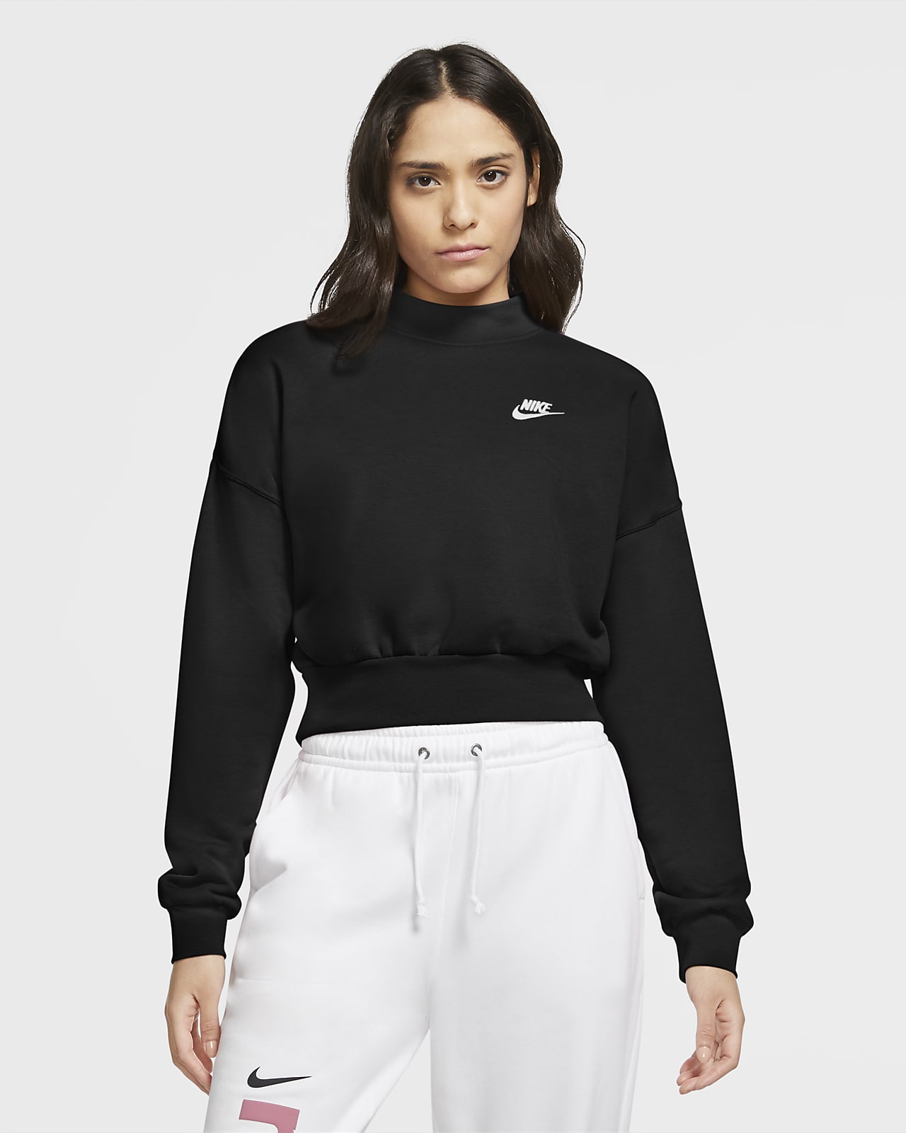 nike sportswear essential