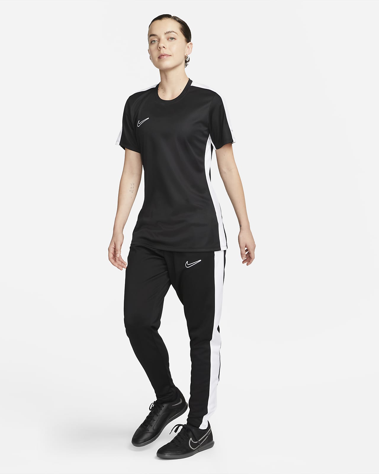 Nike DriFIT Academy Women's Football Pants. Nike AT