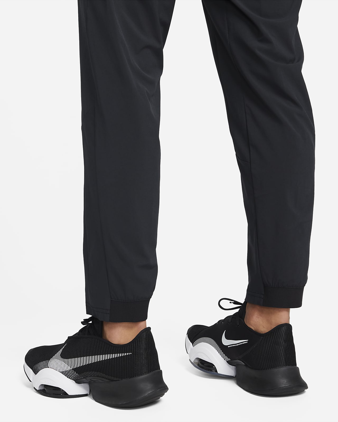 Nike Multi Tech EasyOn Older Kids' (Boys') Dri-FIT Training Trousers. Nike  LU