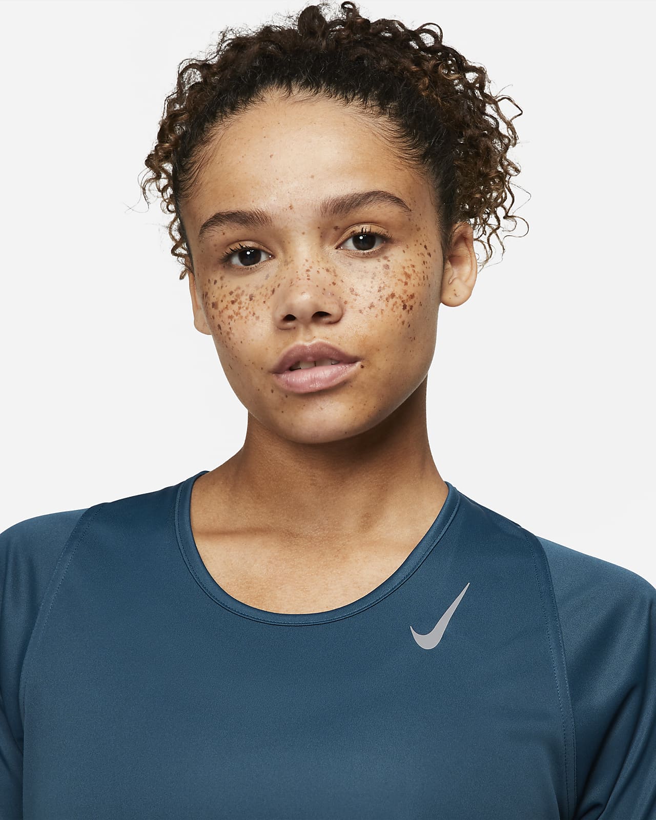 Nike DriFIT Race Women's ShortSleeve Running Top. Nike CZ