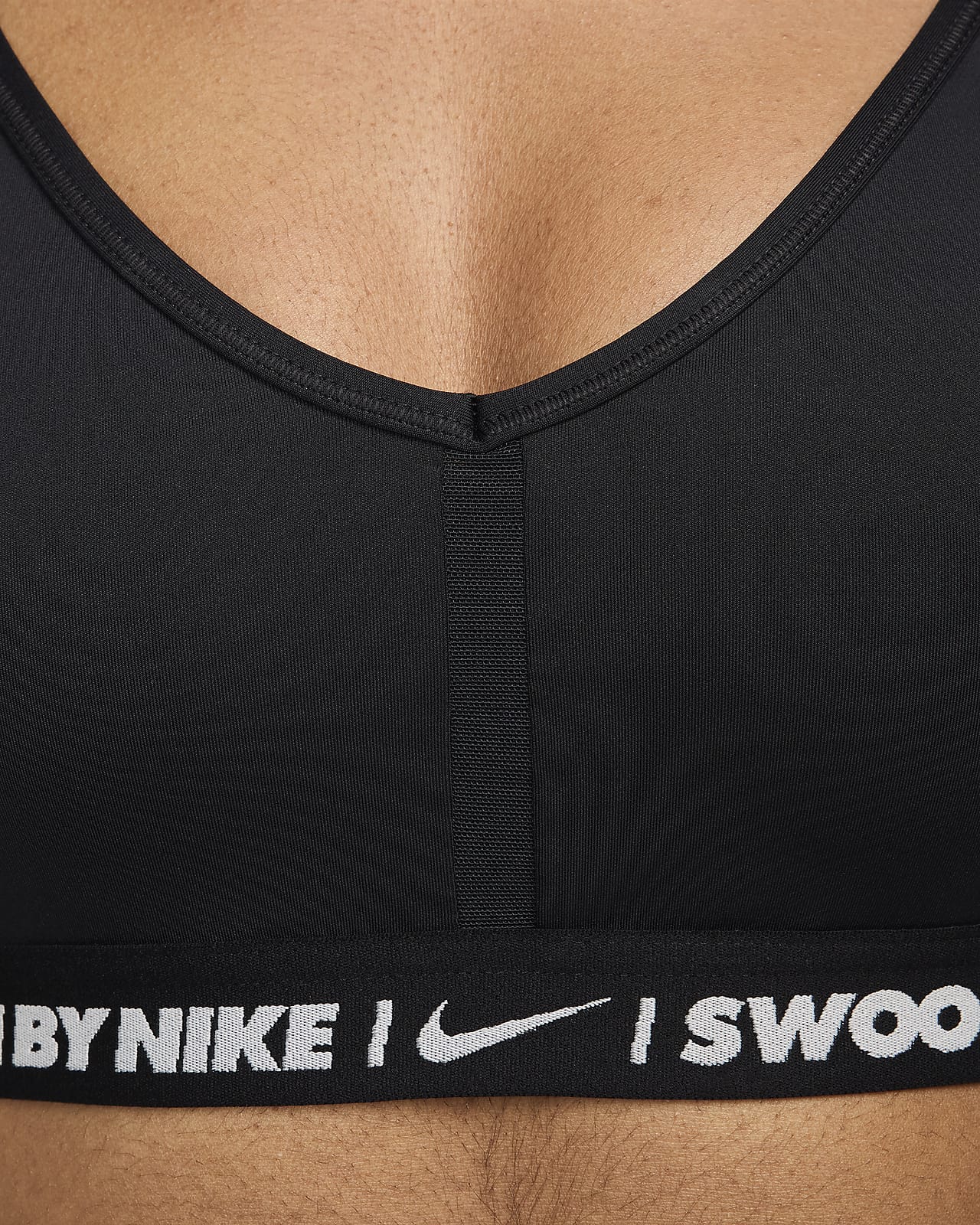 Nike Indy sports-BH med V-hals og lett støtte til dame. Nike NO