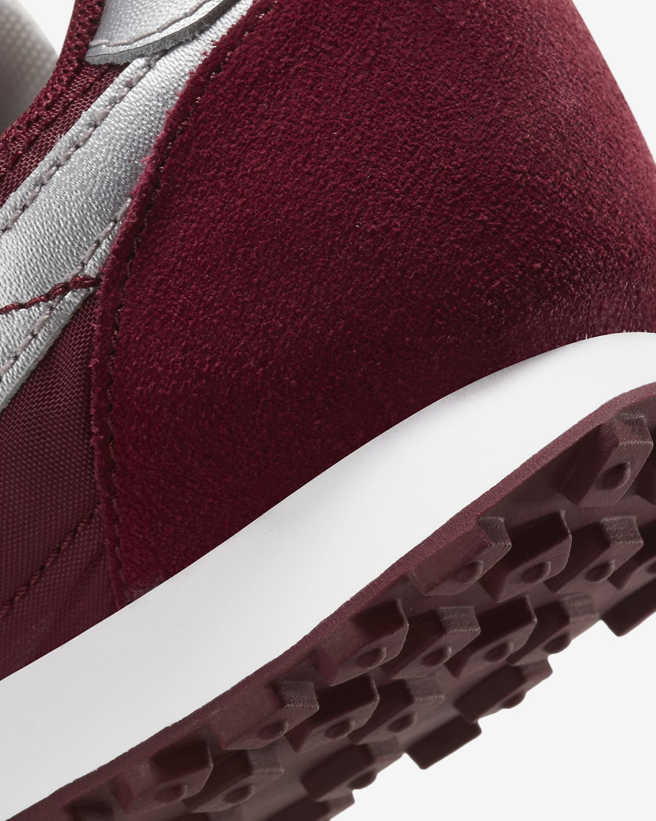 maroon nike shoes mens