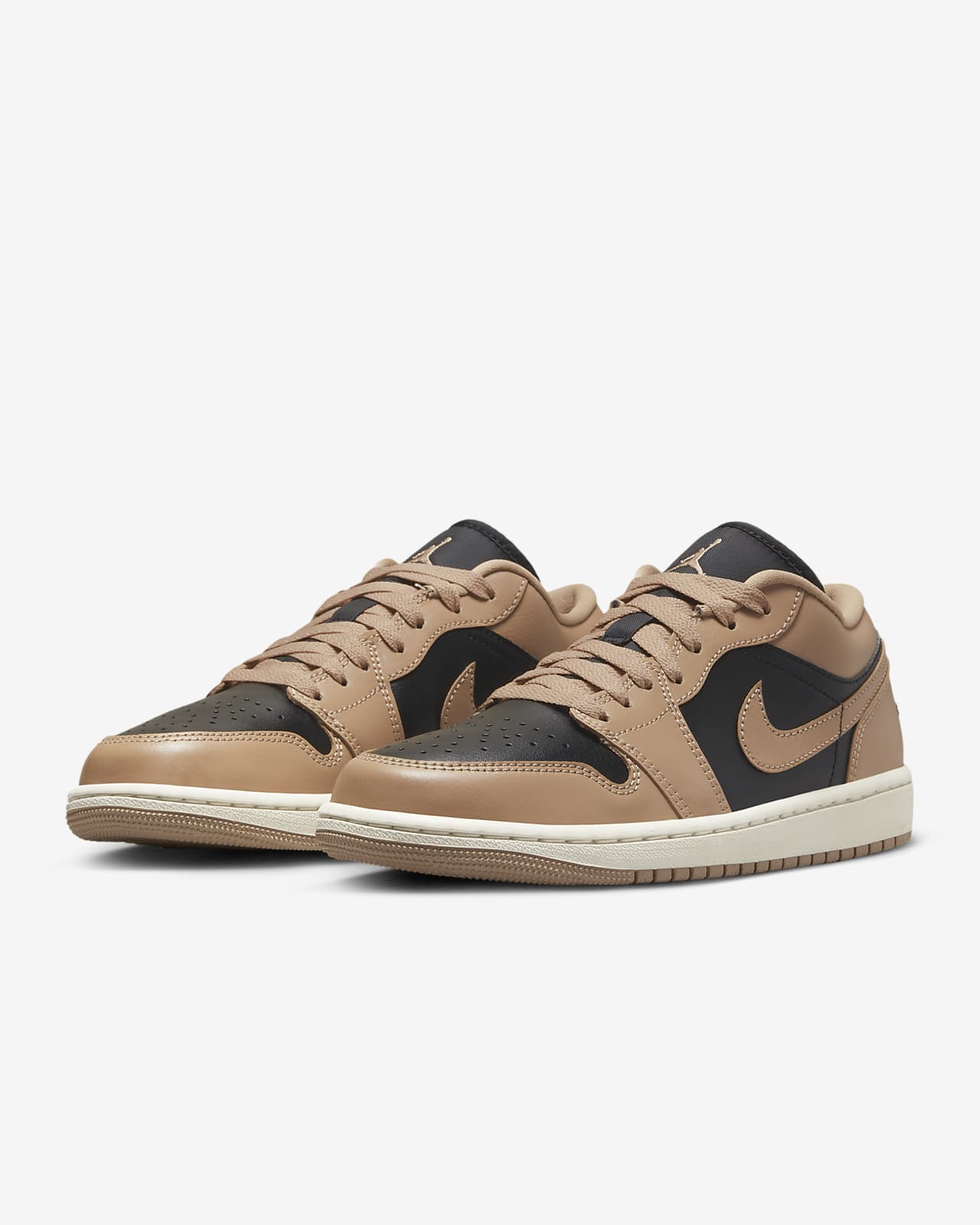 Air Jordan 1 Low Women's Shoe. Nike SG