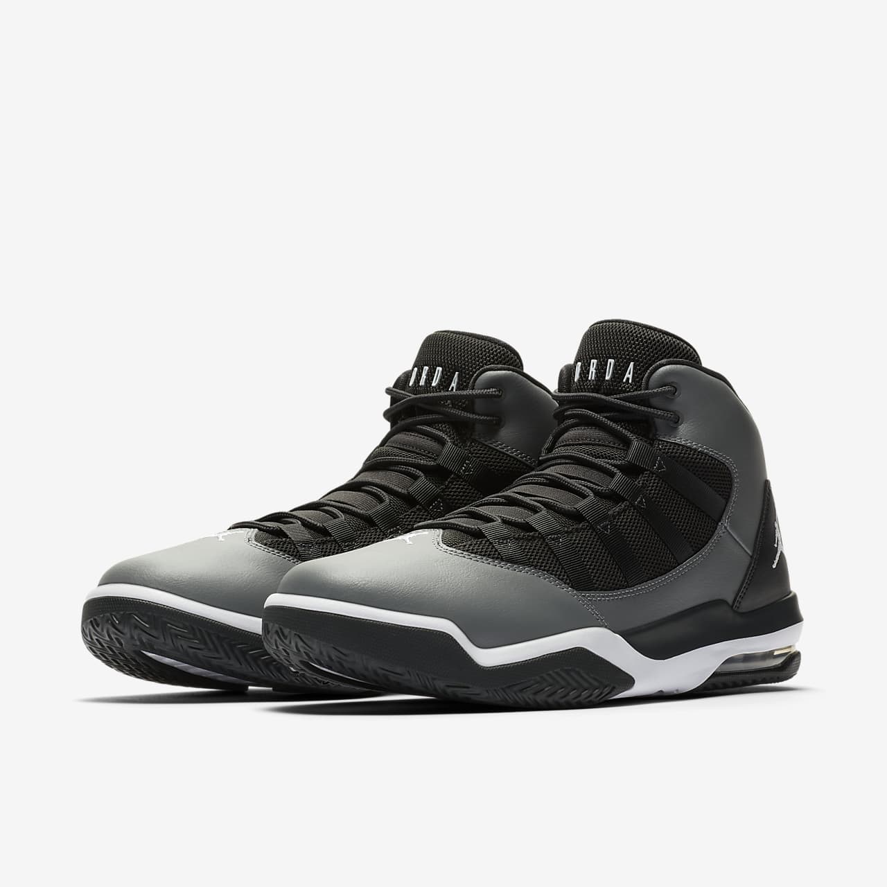 Jordan Max Aura Men's Shoe. Nike LU