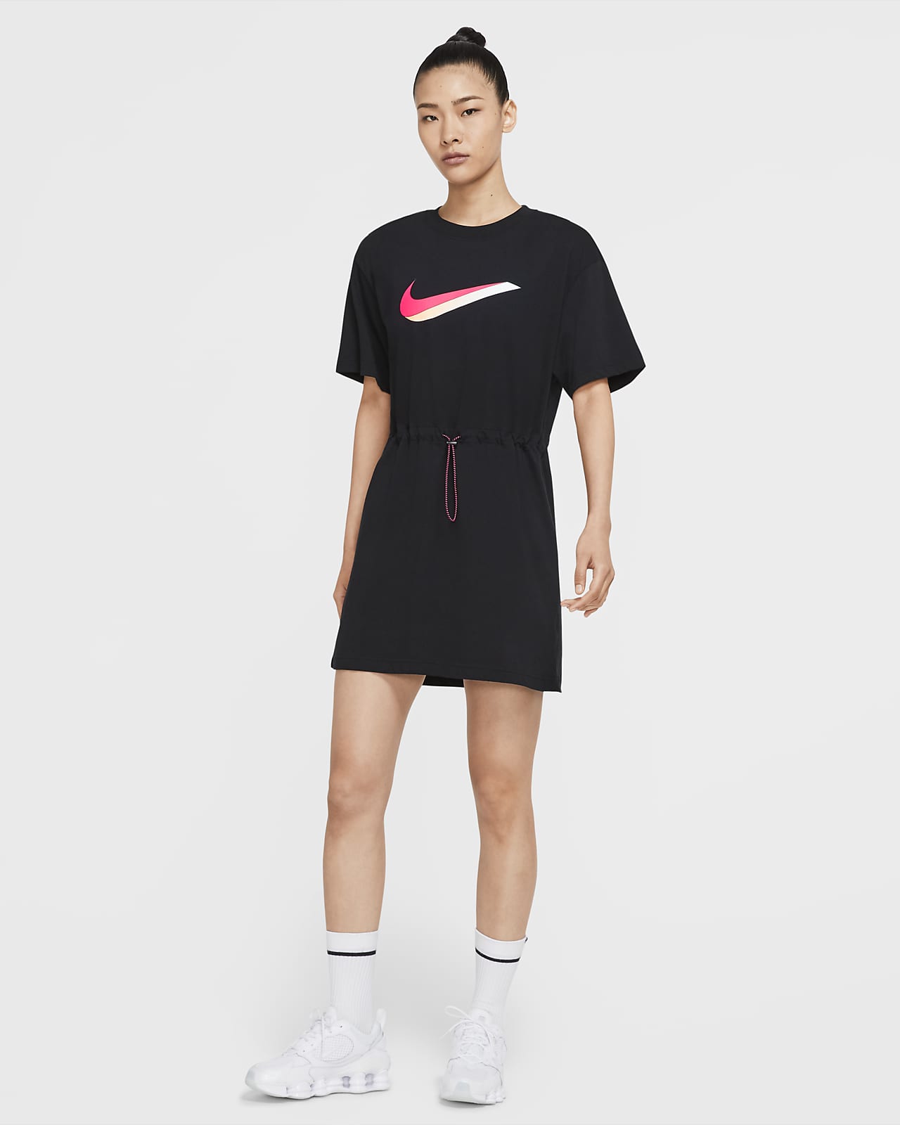 Short-Sleeve Dress. Nike CH