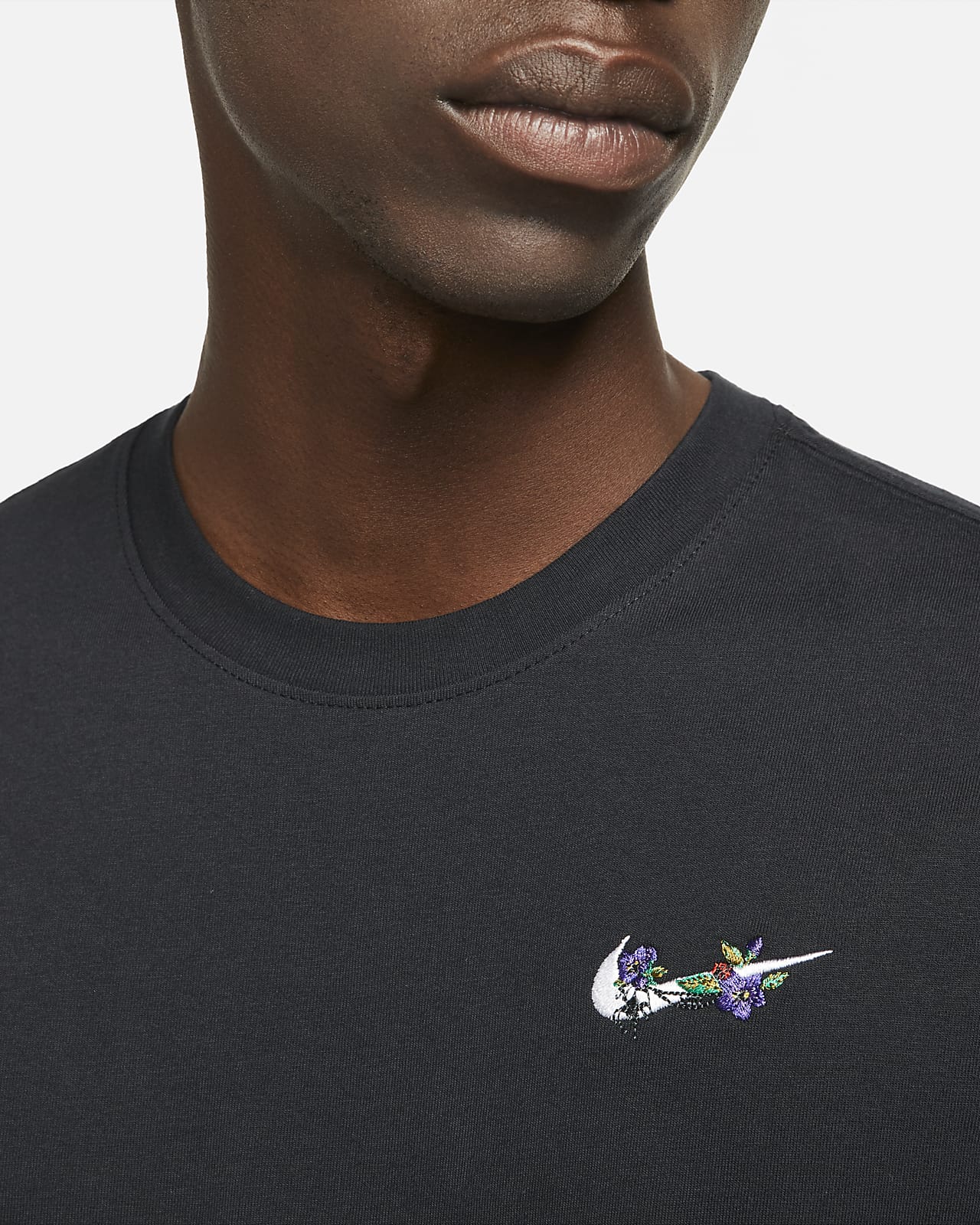 Nike Sportswear Men's Logo Twist T-Shirt