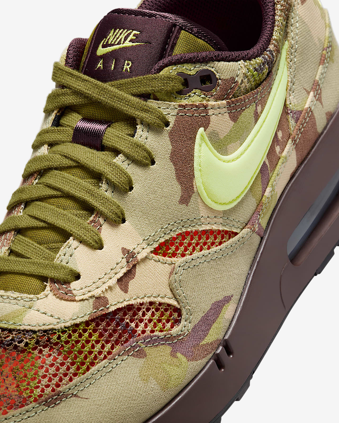 nike gold sneakers mens