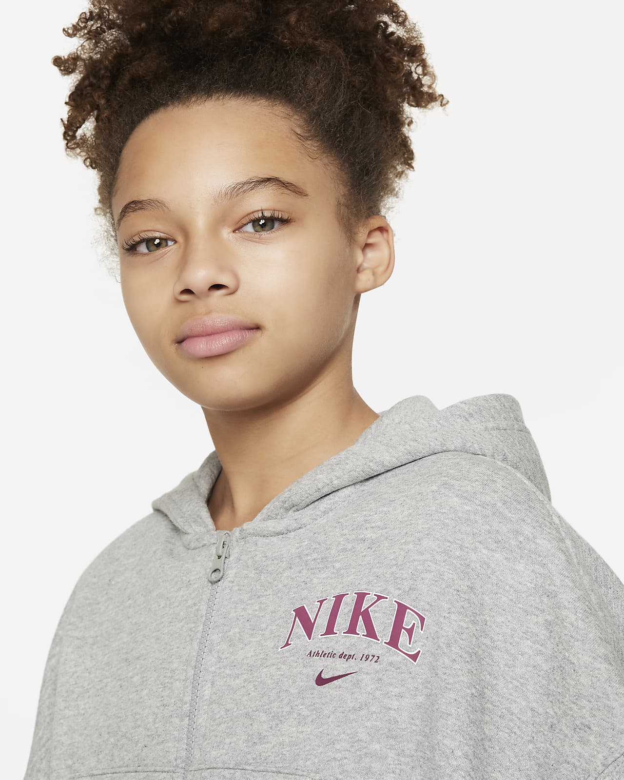 Nike Sportswear Trend Older Kids' (Girls') FullZip Fleece Hoodie. Nike IL
