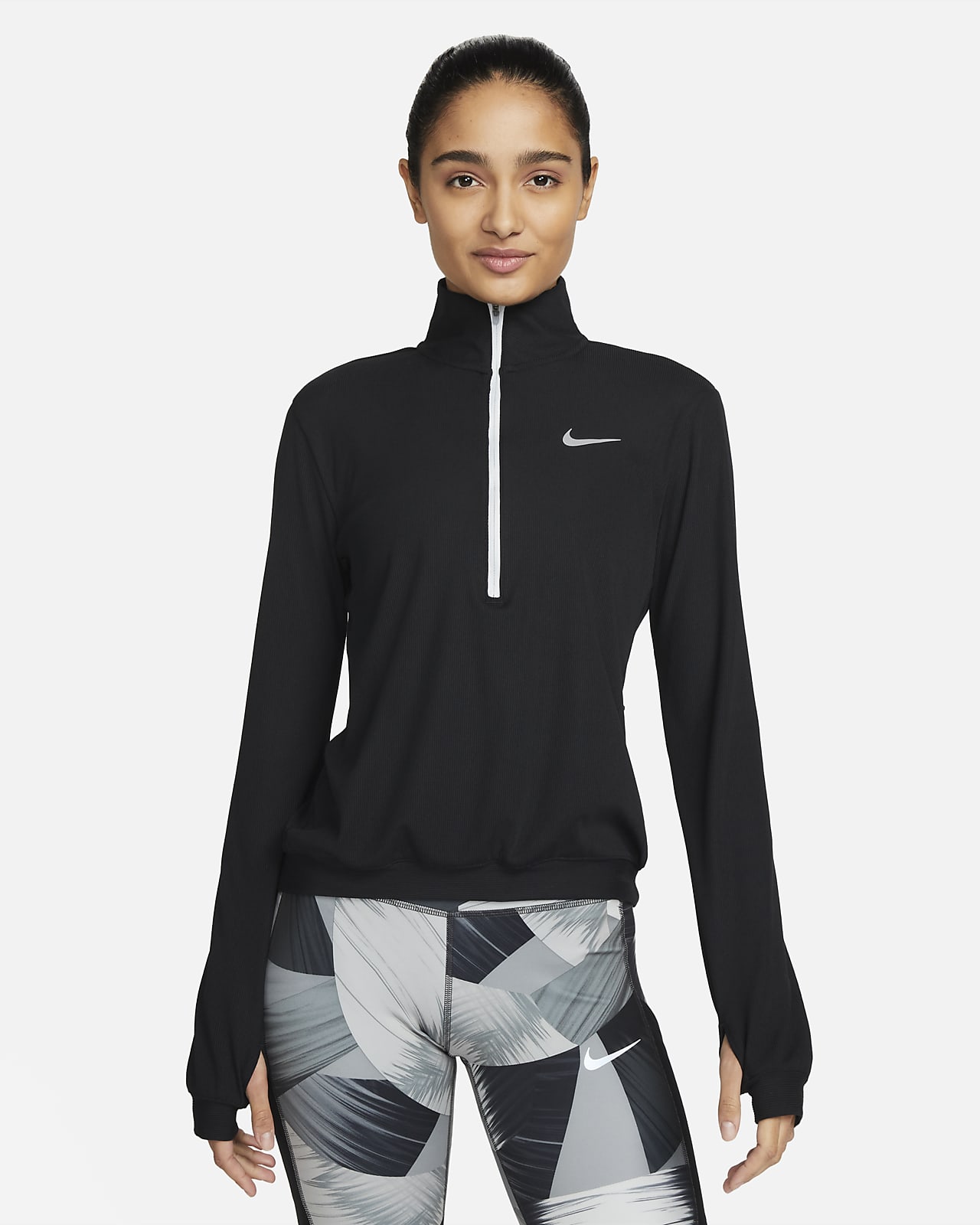 Nike Dri-FIT-mellemlag til løb til kvinder