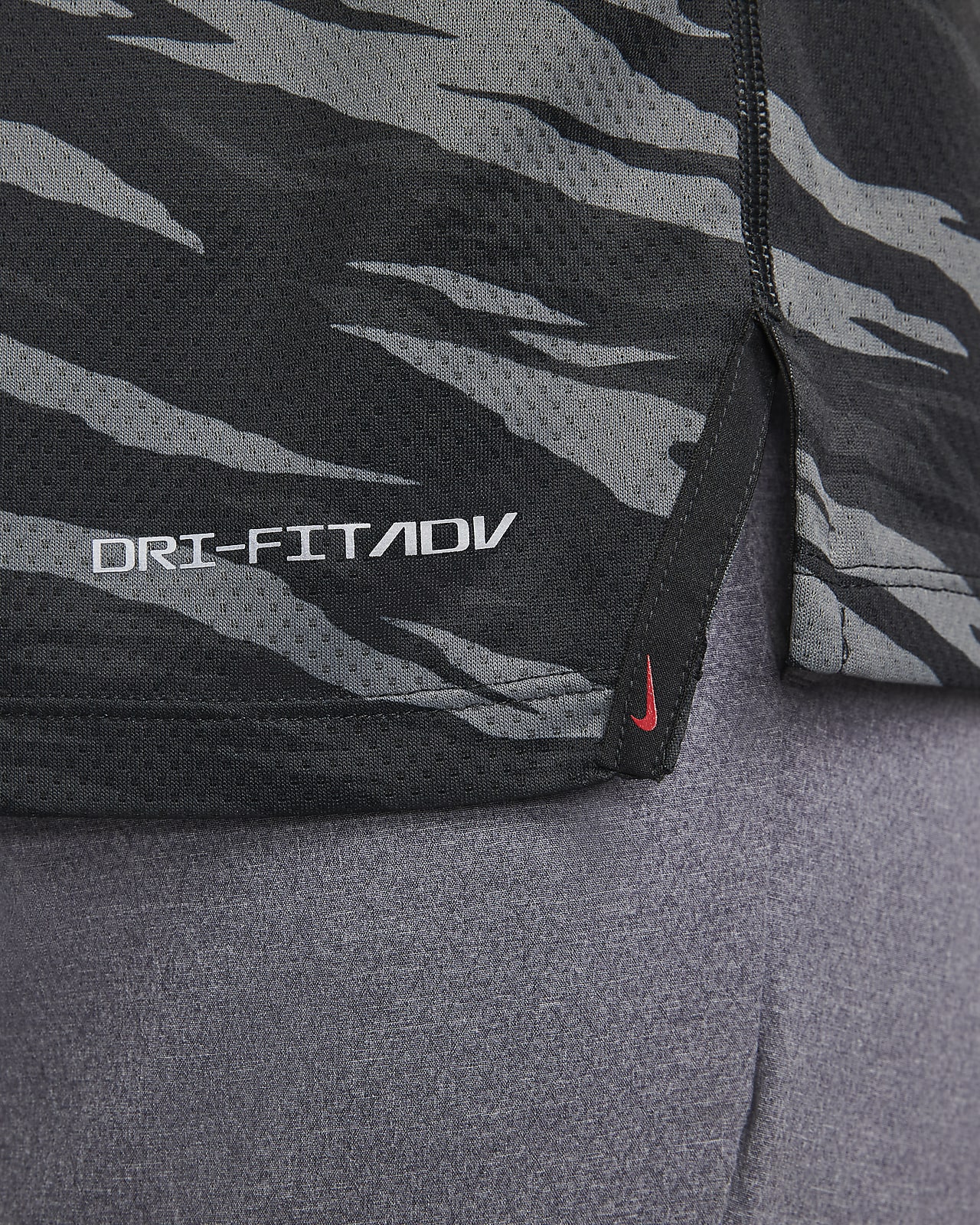 nike men's tiger woods thin stripe zonal cooling golf polo