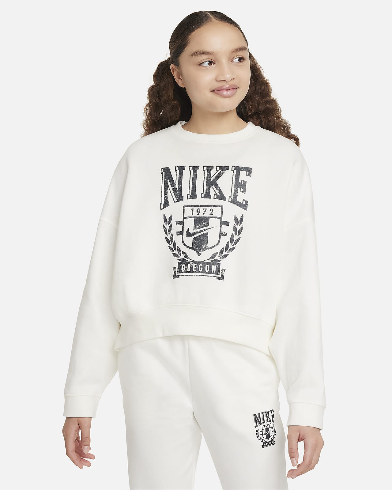 Oversized Nike Sportswear-sweatshirt i fleece med rund hals til større børn (piger)