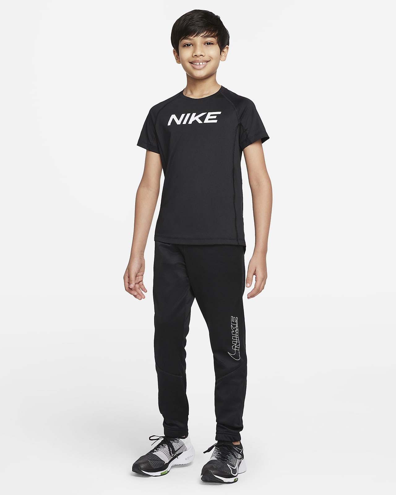 nike pro under sweatpants outfit