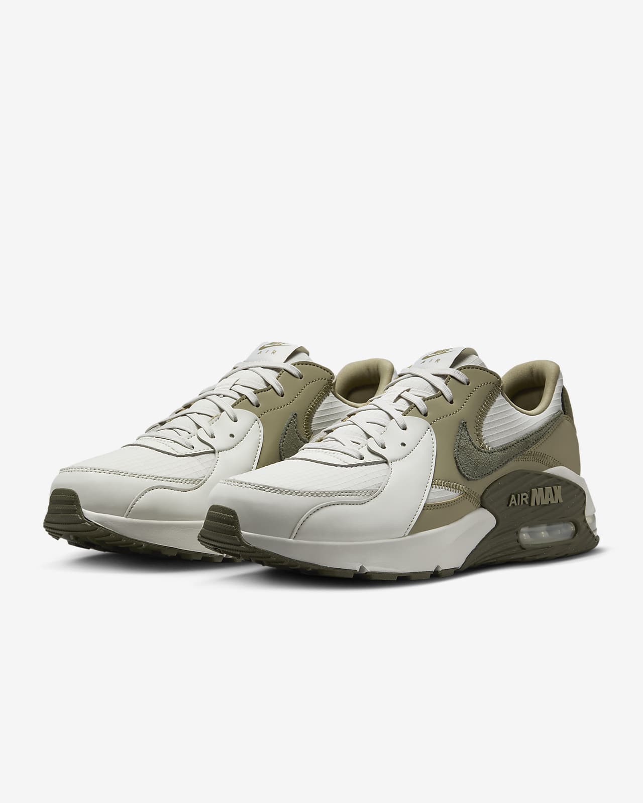 Baskets mode homme Nike air max excee blanc