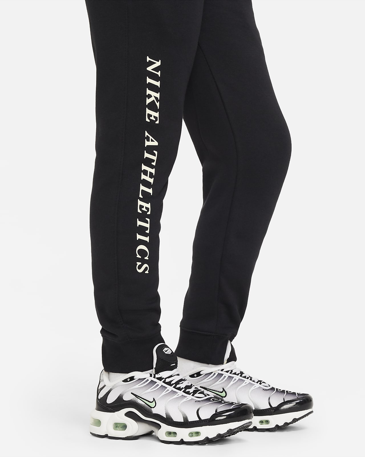 Nike Sportswear Club Fleece Big Kids' Joggers.