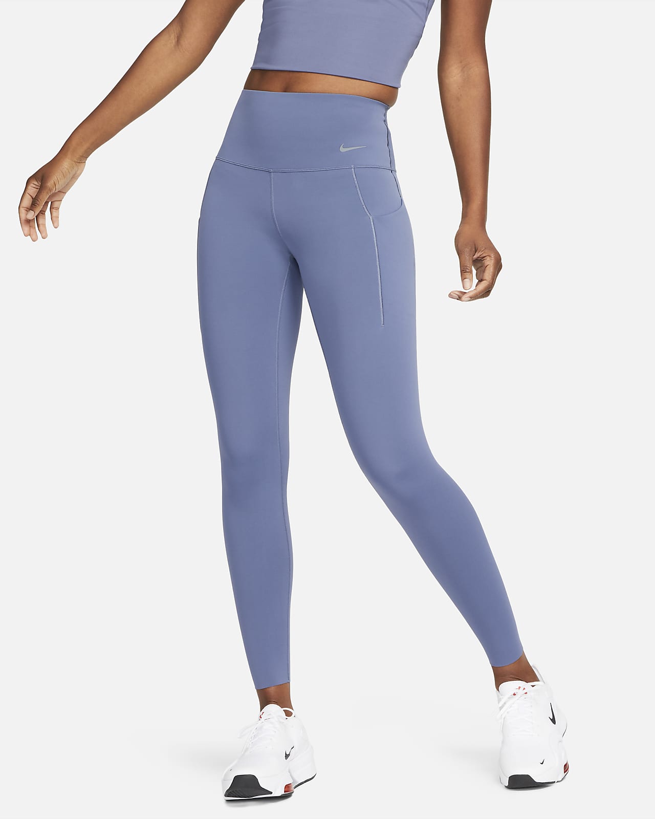 Nike Universa Leggings cortos de talle alto y sujeción media con bolsillos  - Mujer. Nike ES