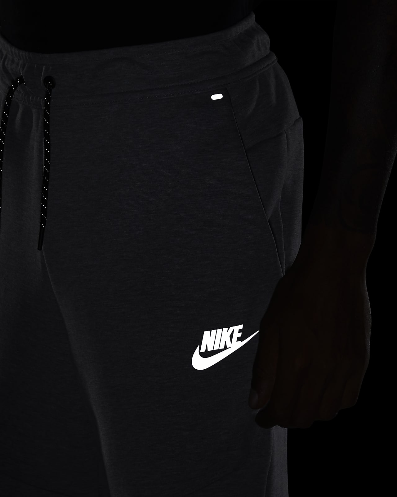 nike reflective tech fleece