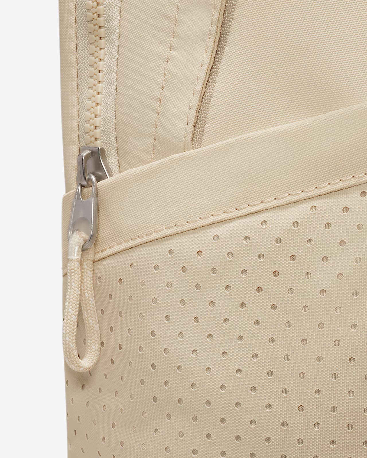 Nike Sportswear Essentials Backpack (20L). Nike NO