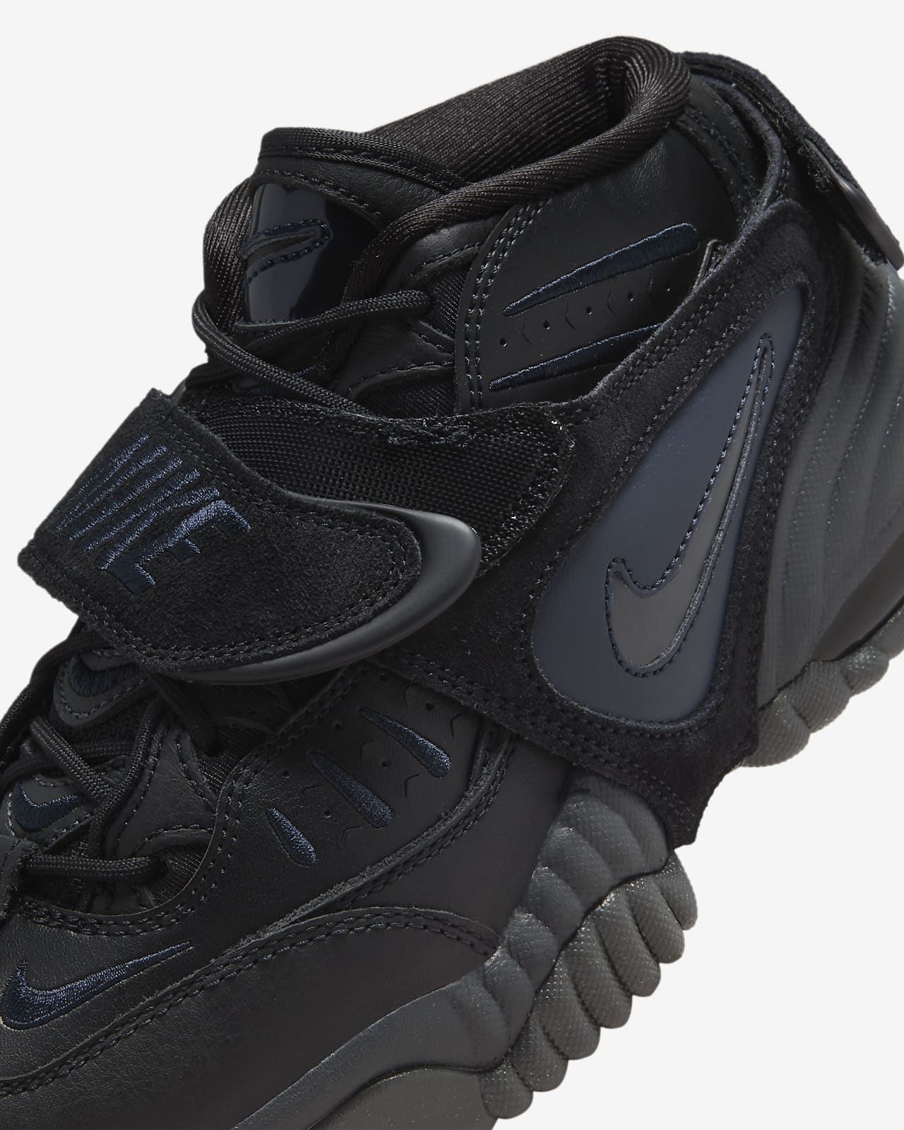 The Nike Air Barrage Low has returned in a near original Black