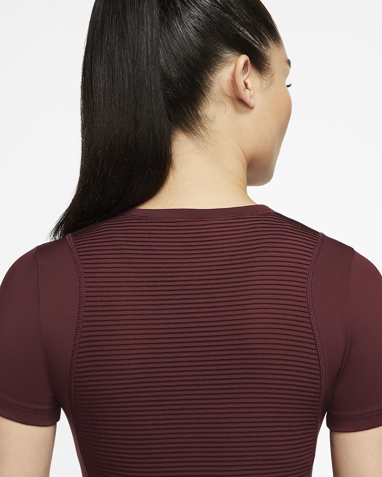nike pro aeroadapt women's crop top