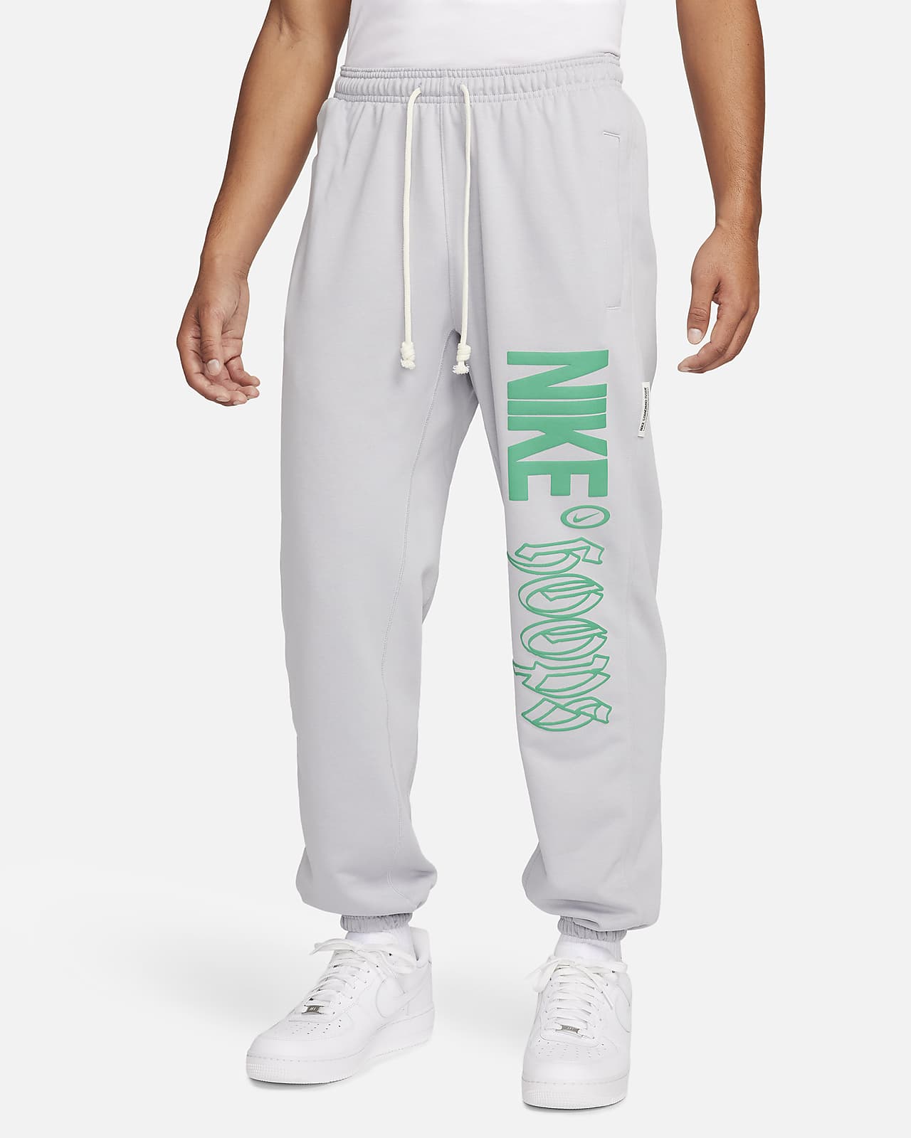 Calças Nike Sportswear Standard Issue pretas para homem - FN4904-010