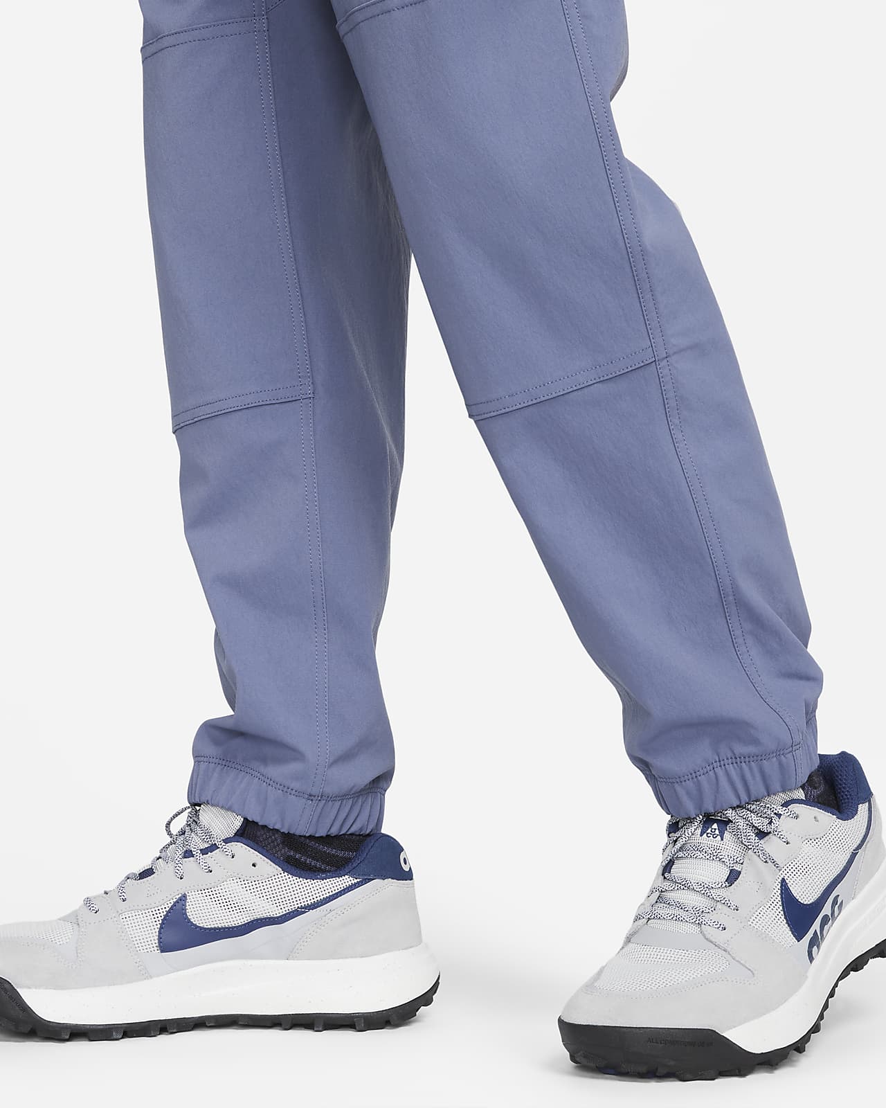 Trousers Nike Acg Grey size M International in Polyester - 39548473